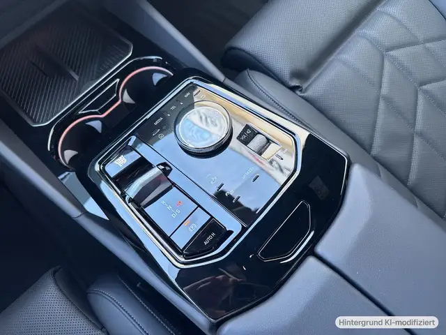 BMW 5 Series view 13