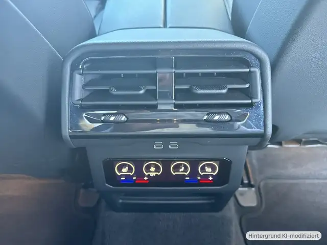 BMW 5 Series view 15