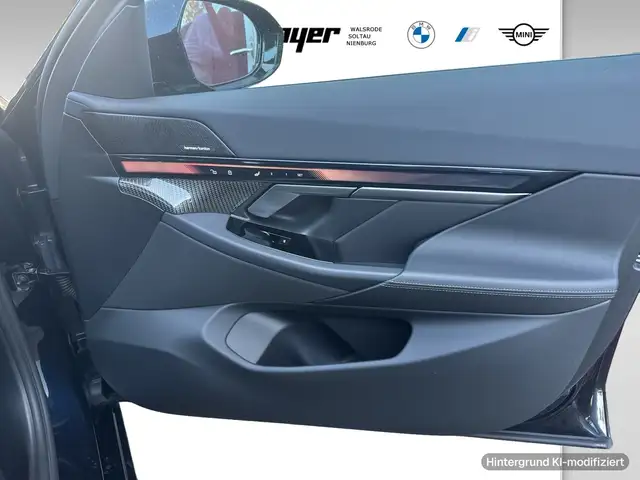 BMW 5 Series view 14