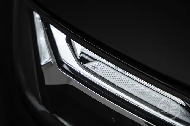 Audi Q5 view 10