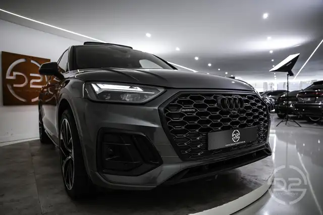 Audi Q5 view 12