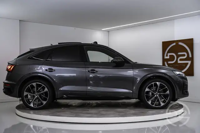 Audi Q5 view 6