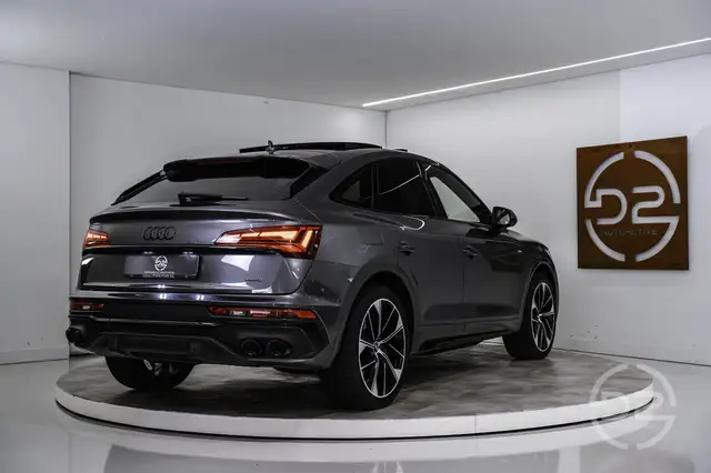 Audi Q5 view 5