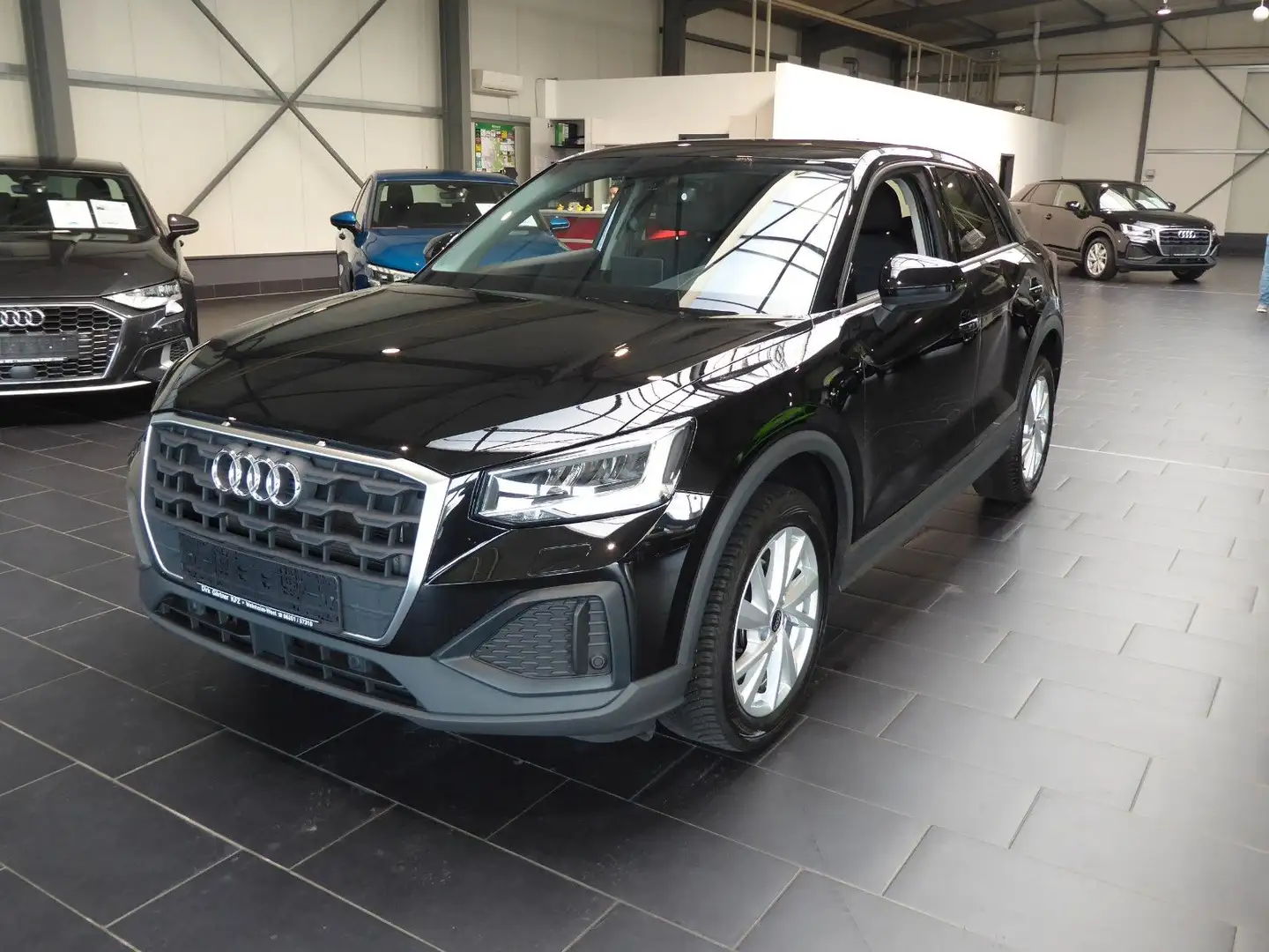 Audi Q2 35 TFSI S tronic 1.Hand PDC Kamera Klimaaut. Schwarz - 1