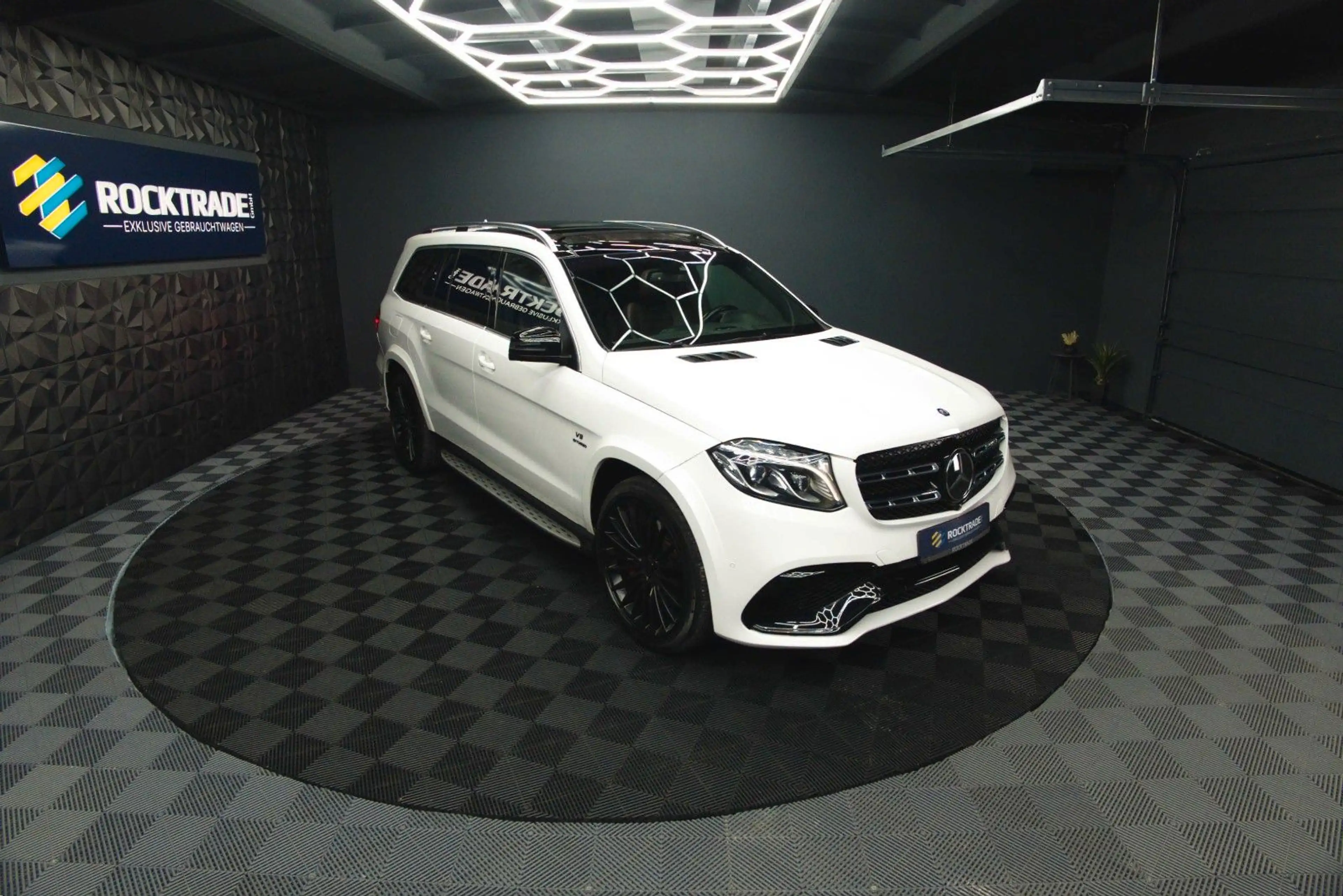 Mercedes-Benz GLS 63 AMG GLS / GL 63 AMG 4Matic Night-Paket *ACC*Pano*LED — photo 5
