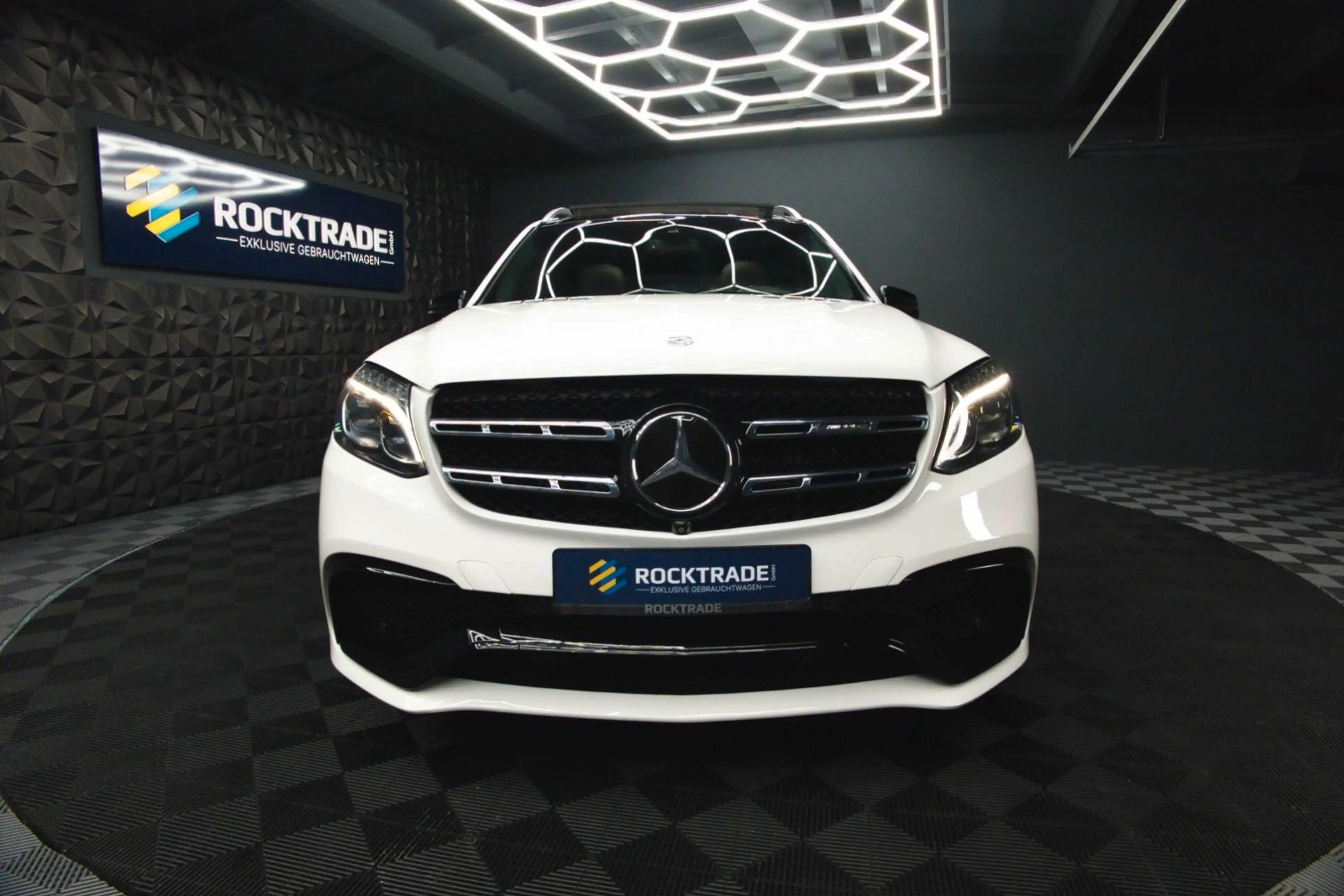Mercedes-Benz GLS 63 AMG GLS / GL 63 AMG 4Matic Night-Paket *ACC*Pano*LED — photo 3
