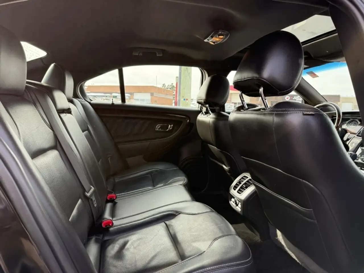 Ford Taurus снимка Ford Taurus