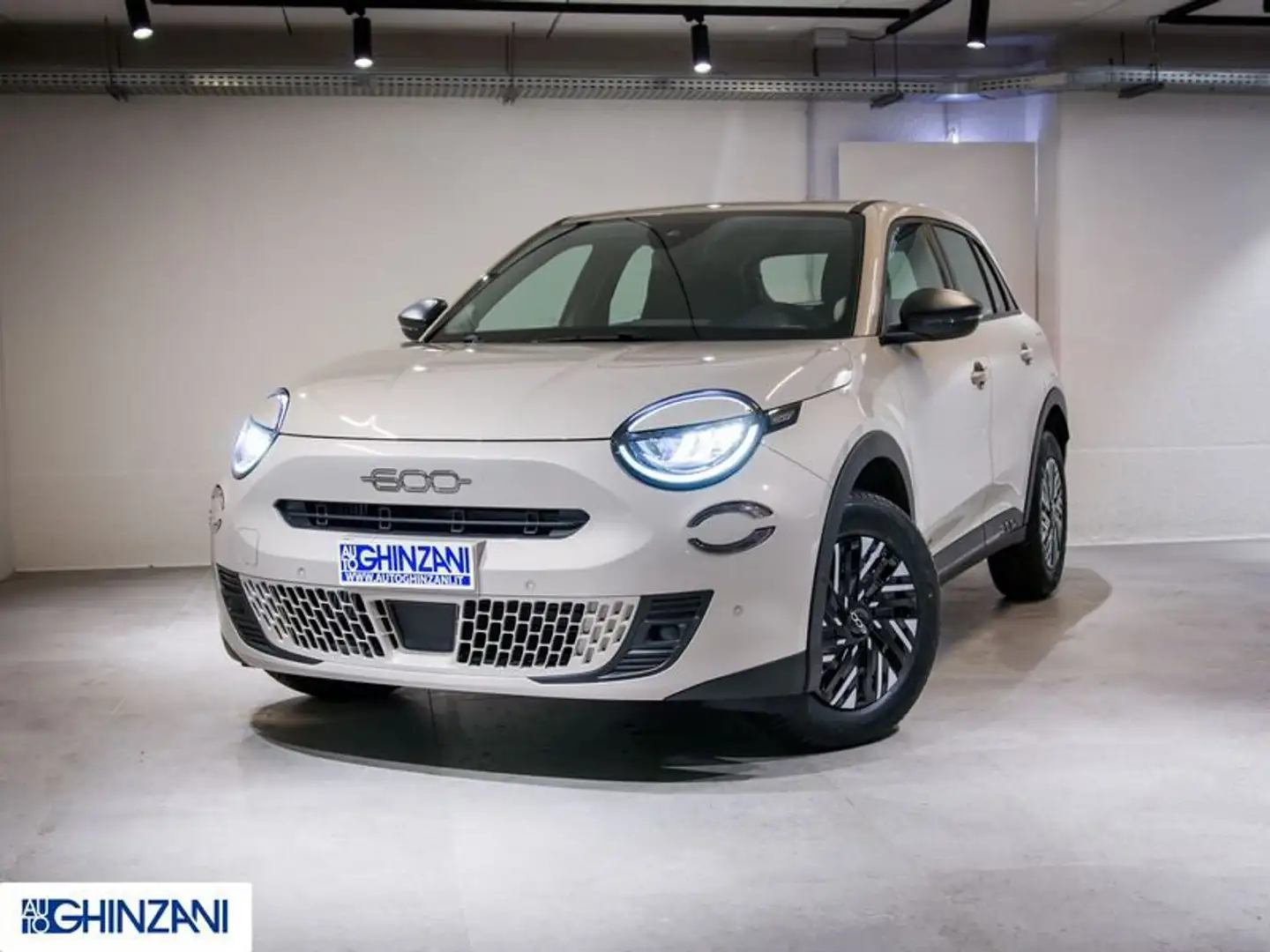 Fiat 600 Hybrid MHEV Бежевий - 2