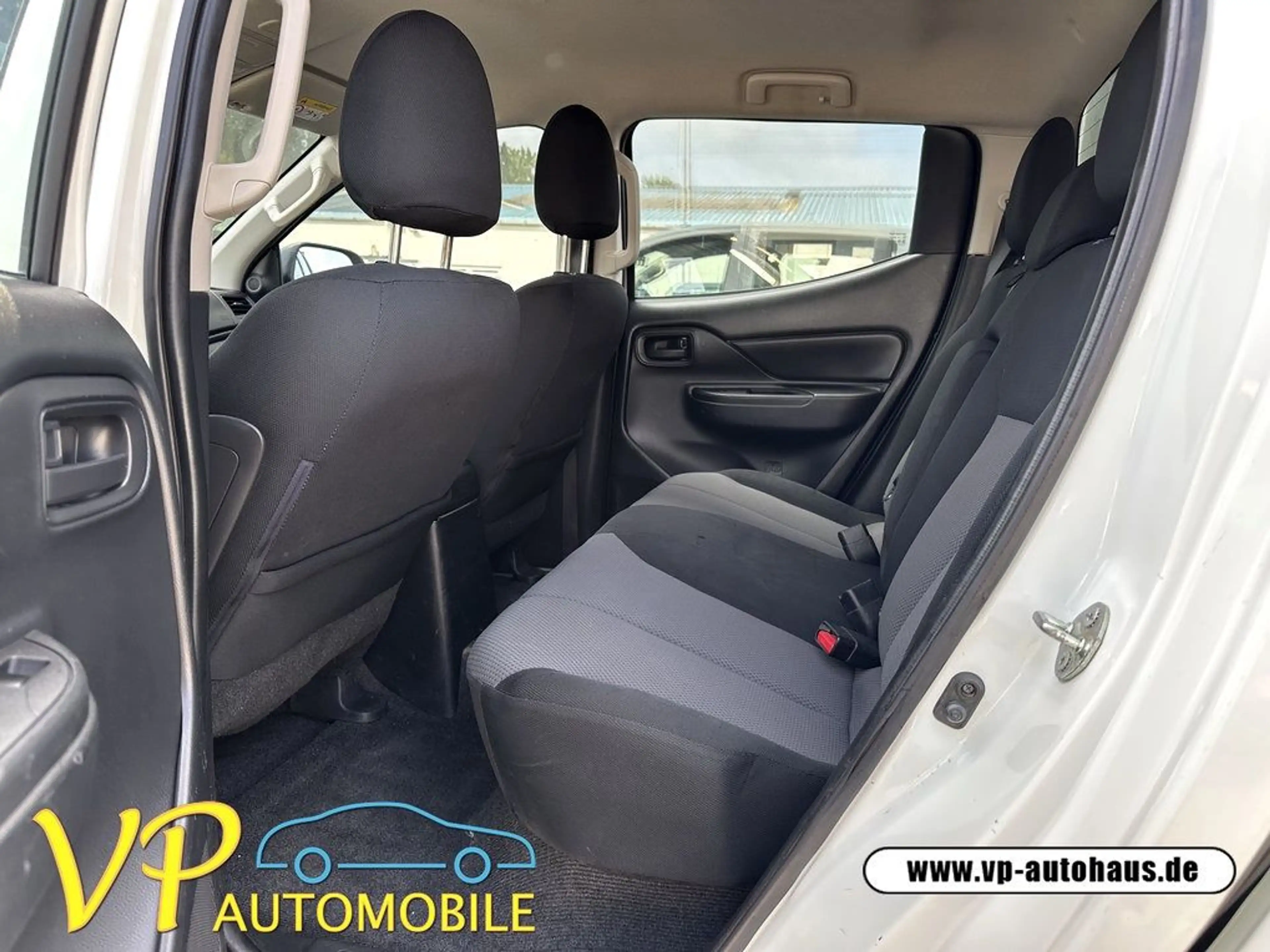 Mitsubishi L200 Basis Doppelkabine 4WD Klima AHK Hardtop — photo 9