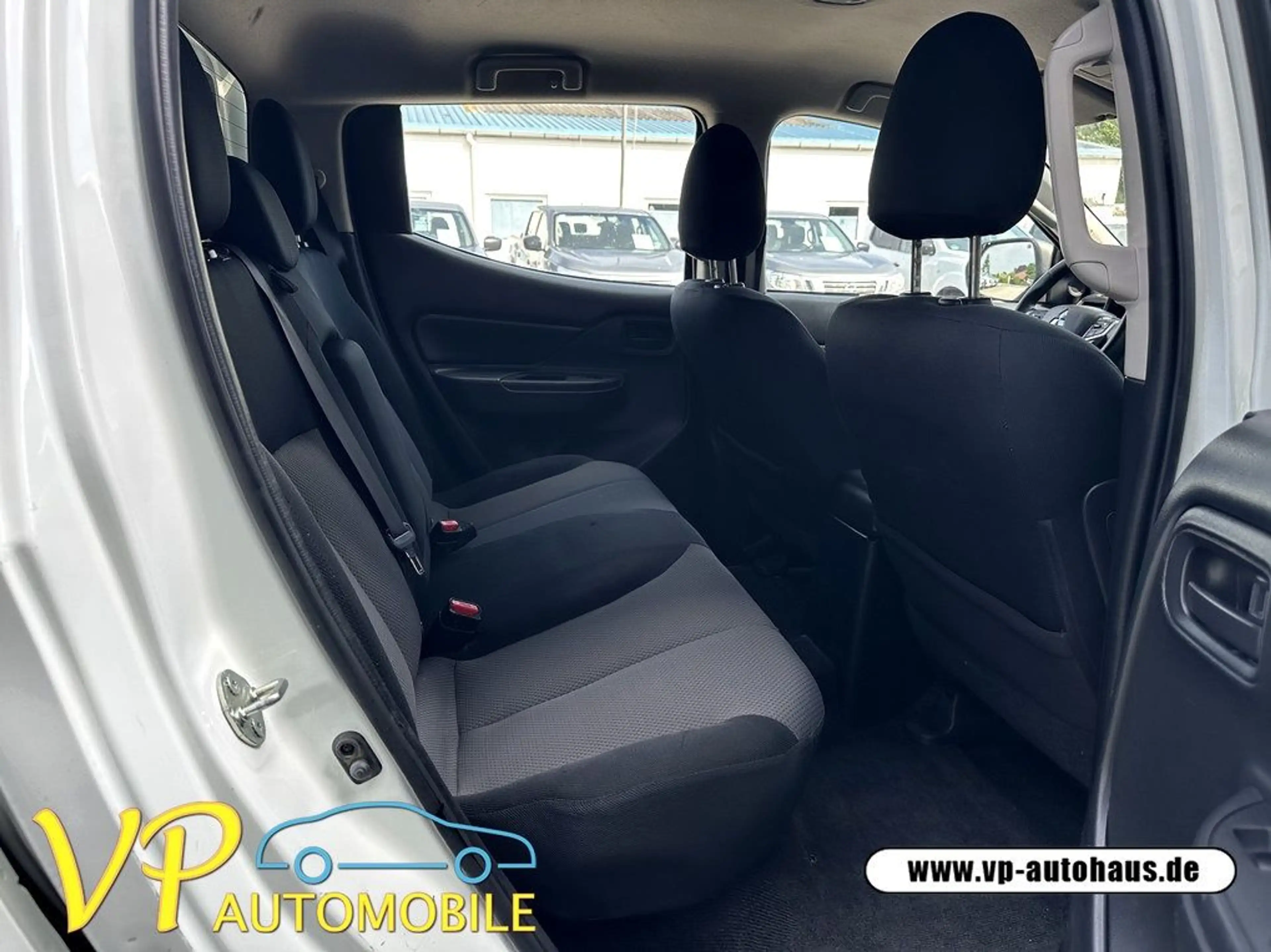 Mitsubishi L200 Basis Doppelkabine 4WD Klima AHK Hardtop — photo 12