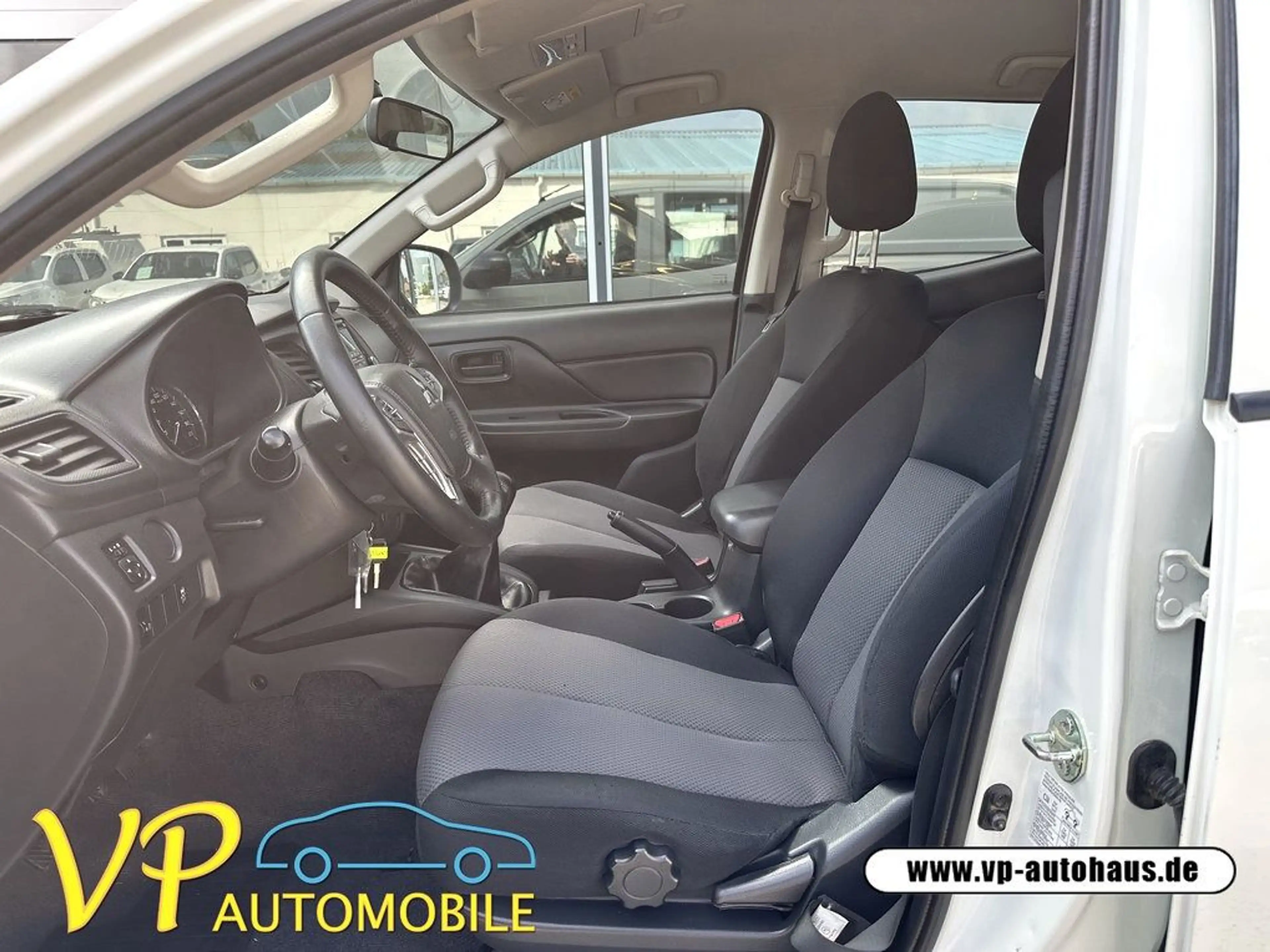 Mitsubishi L200 Basis Doppelkabine 4WD Klima AHK Hardtop — photo 8