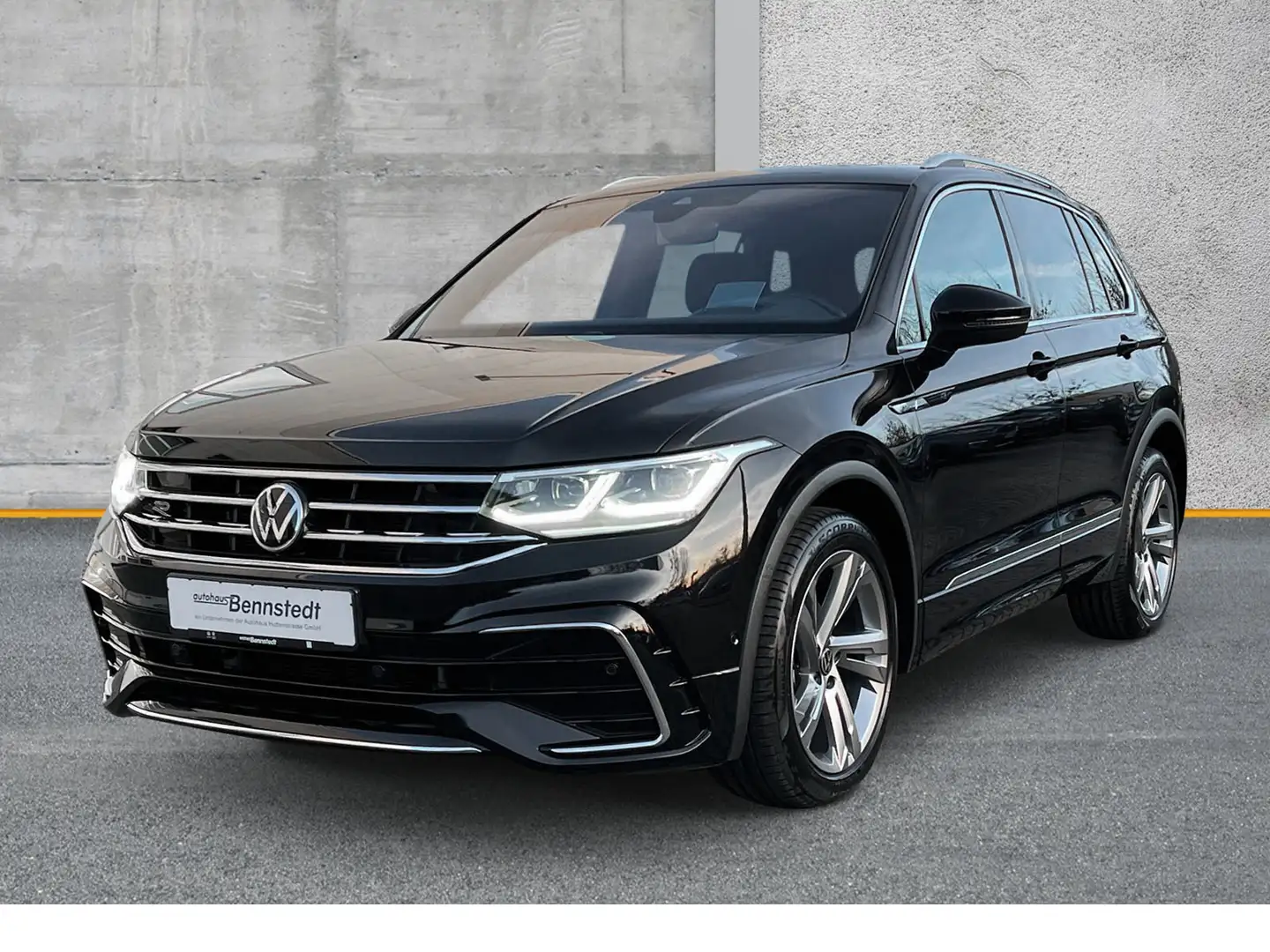 Volkswagen Tiguan 2.0 TDI R-Line LEDER PANO HuD AHK Schwarz - 2