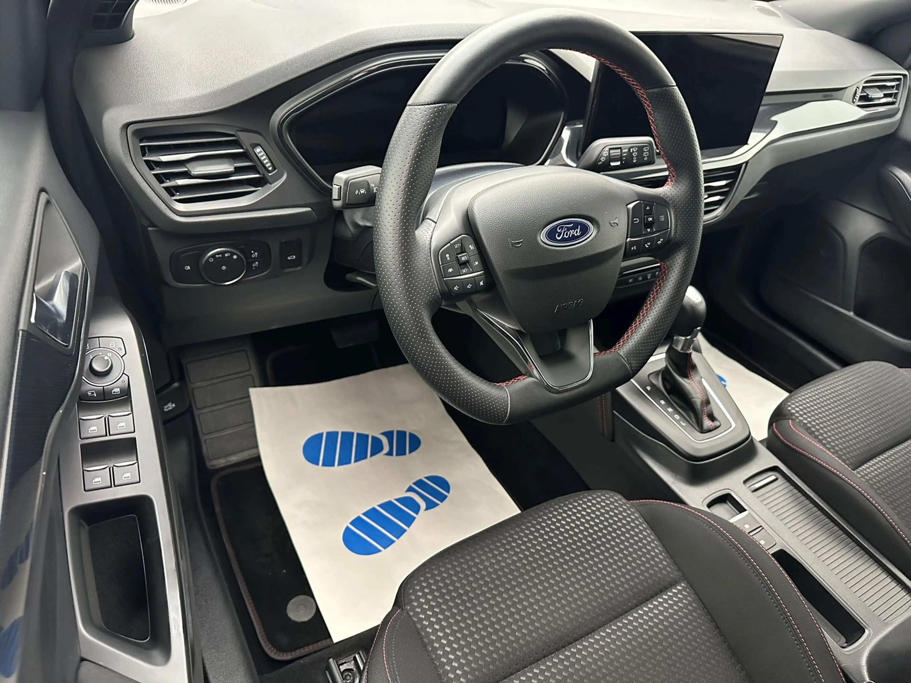 Ford Focus ST-Line X "1 HAND-NAVI-CAM-MULTI-PDC-LED" — photo 13