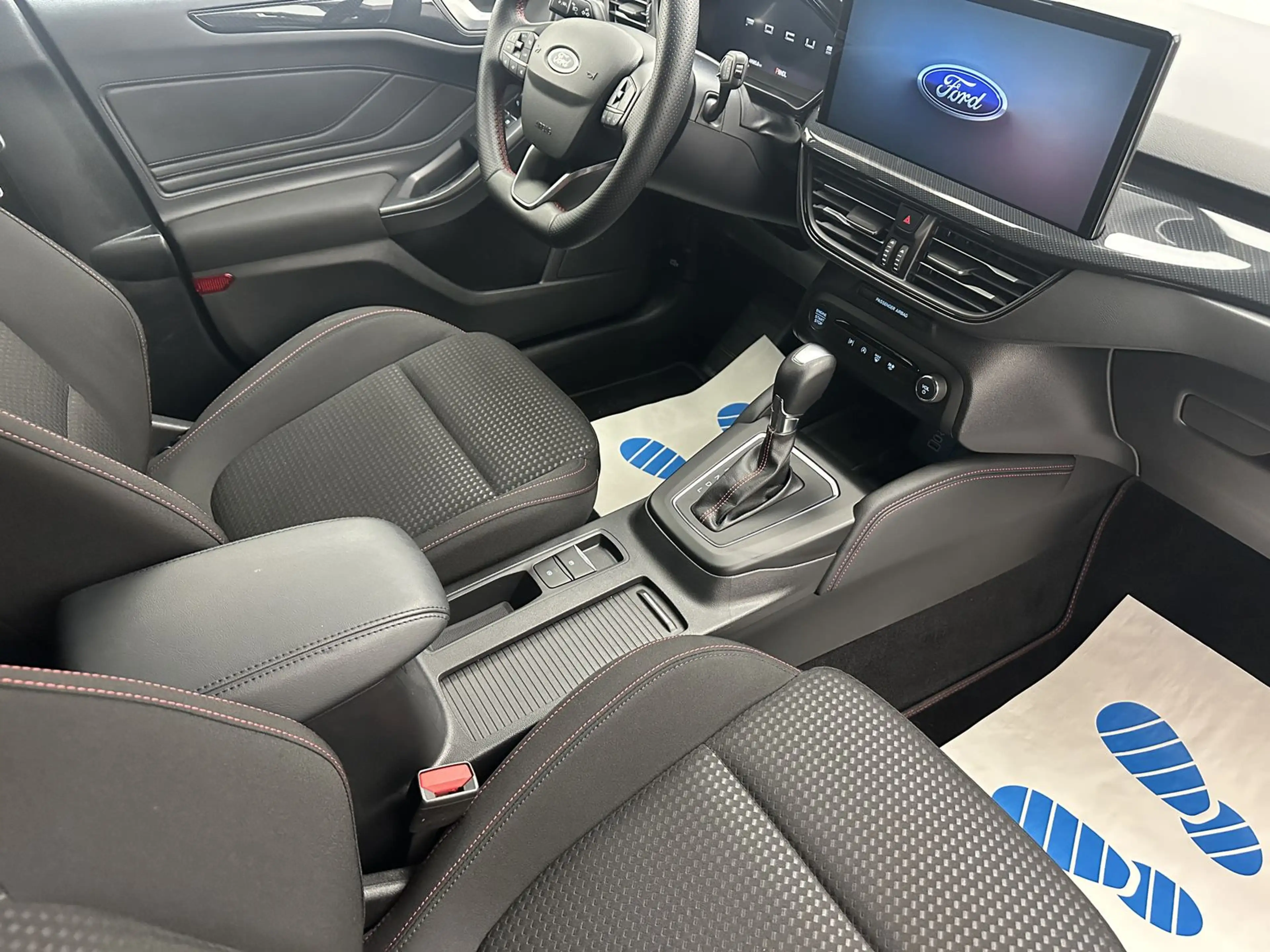 Ford Focus ST-Line X "1 HAND-NAVI-CAM-MULTI-PDC-LED" — photo 10