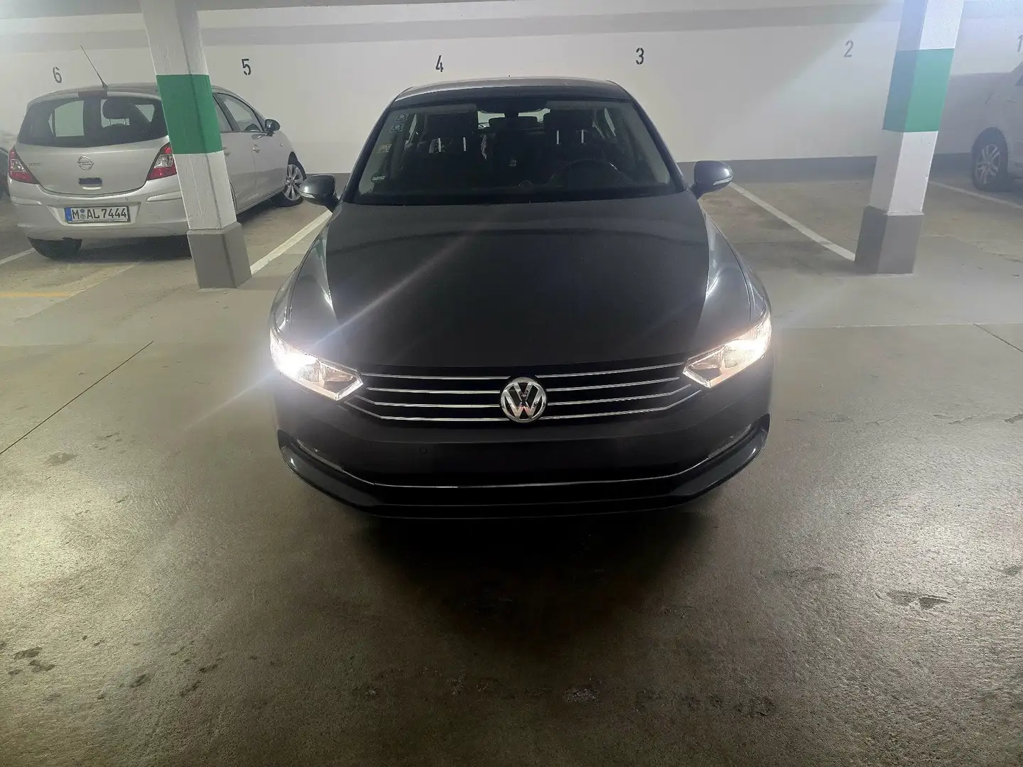 Volkswagen Passat 1.6 TDI (BlueMotion Technology) Trendline - 1