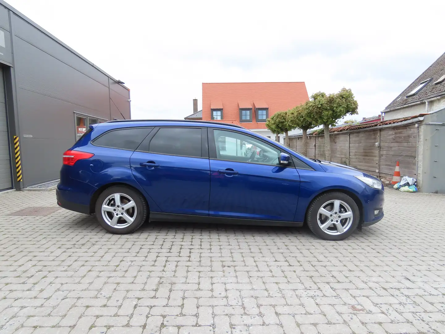 Ford Focus 1.5 TDCi Trend Blauw - 2