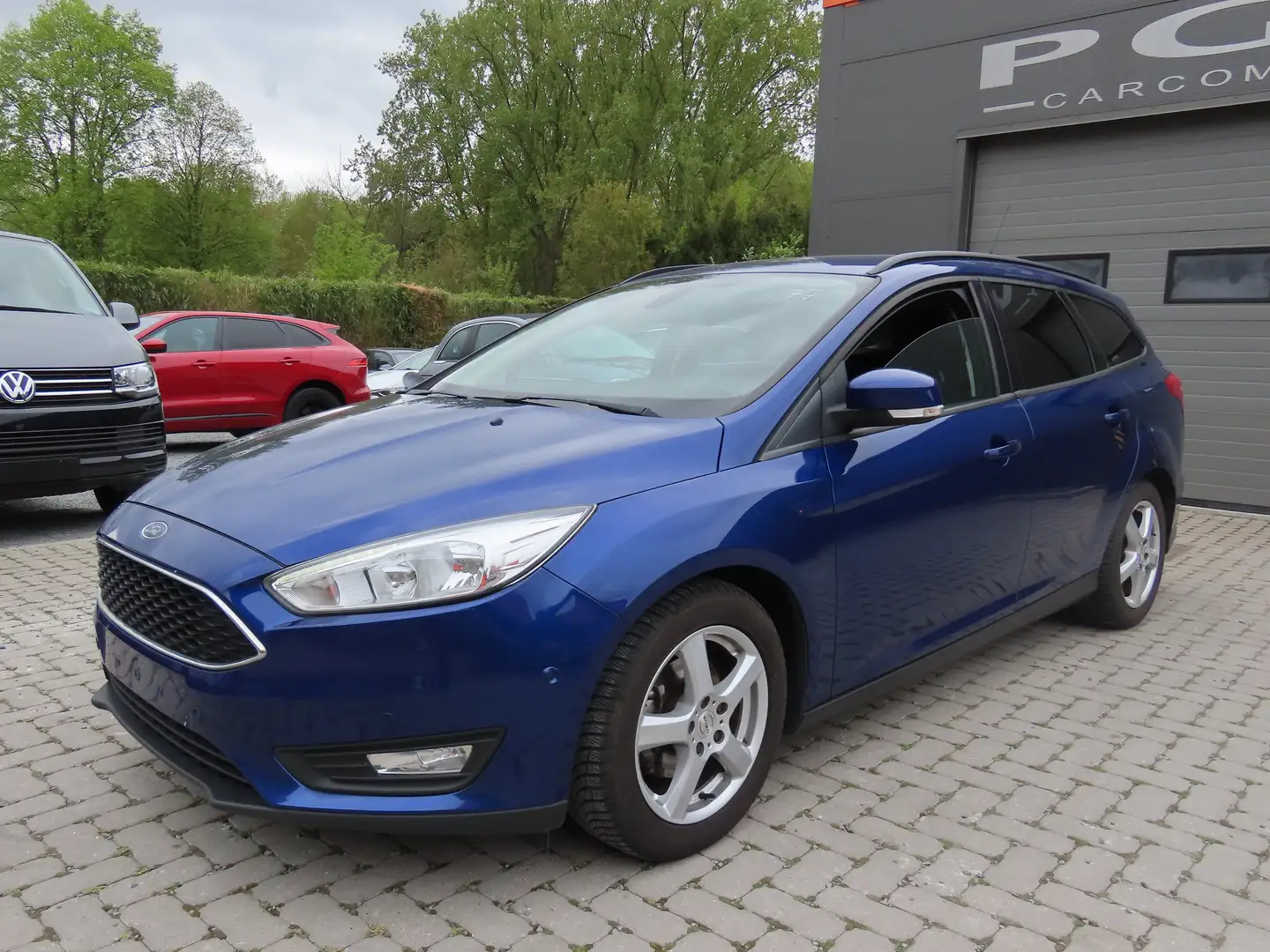 Ford Focus 1.5 TDCi Trend Blauw - 1