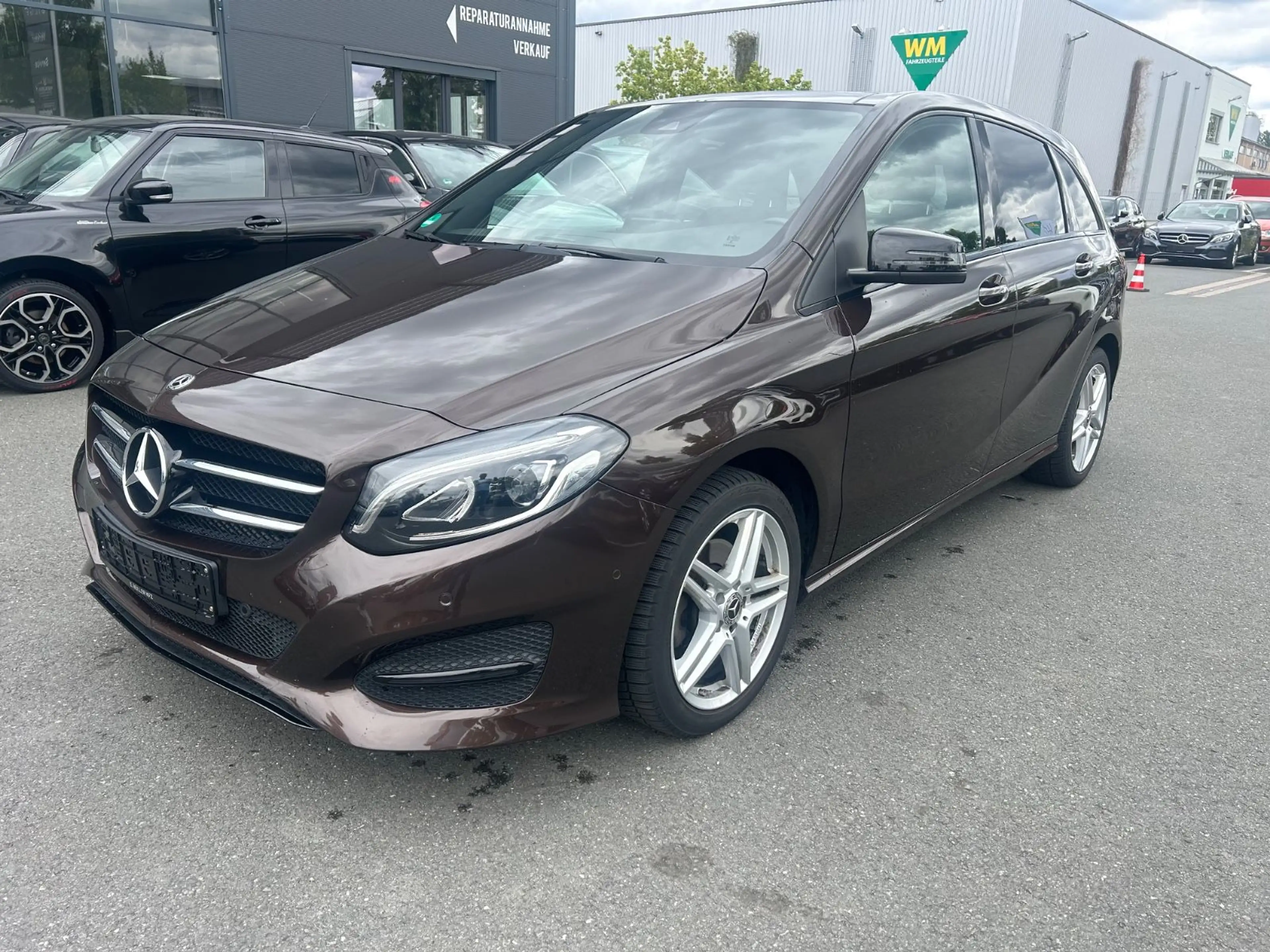 Mercedes-Benz B 220 4Matic Urban Style Edition/ PANO/LED/Night