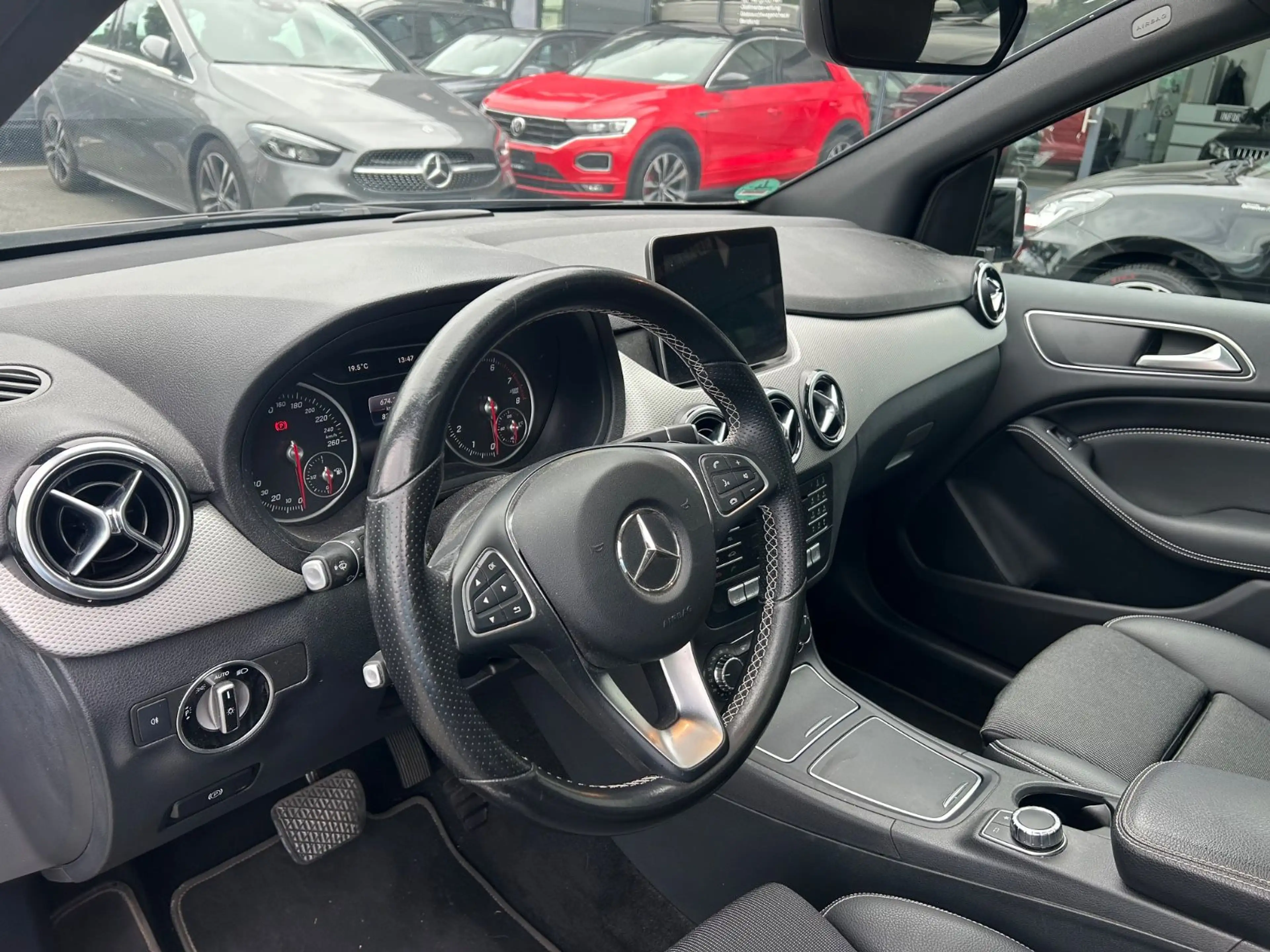 Mercedes-Benz B 220 4Matic Urban Style Edition/ PANO/LED/Night — photo 12