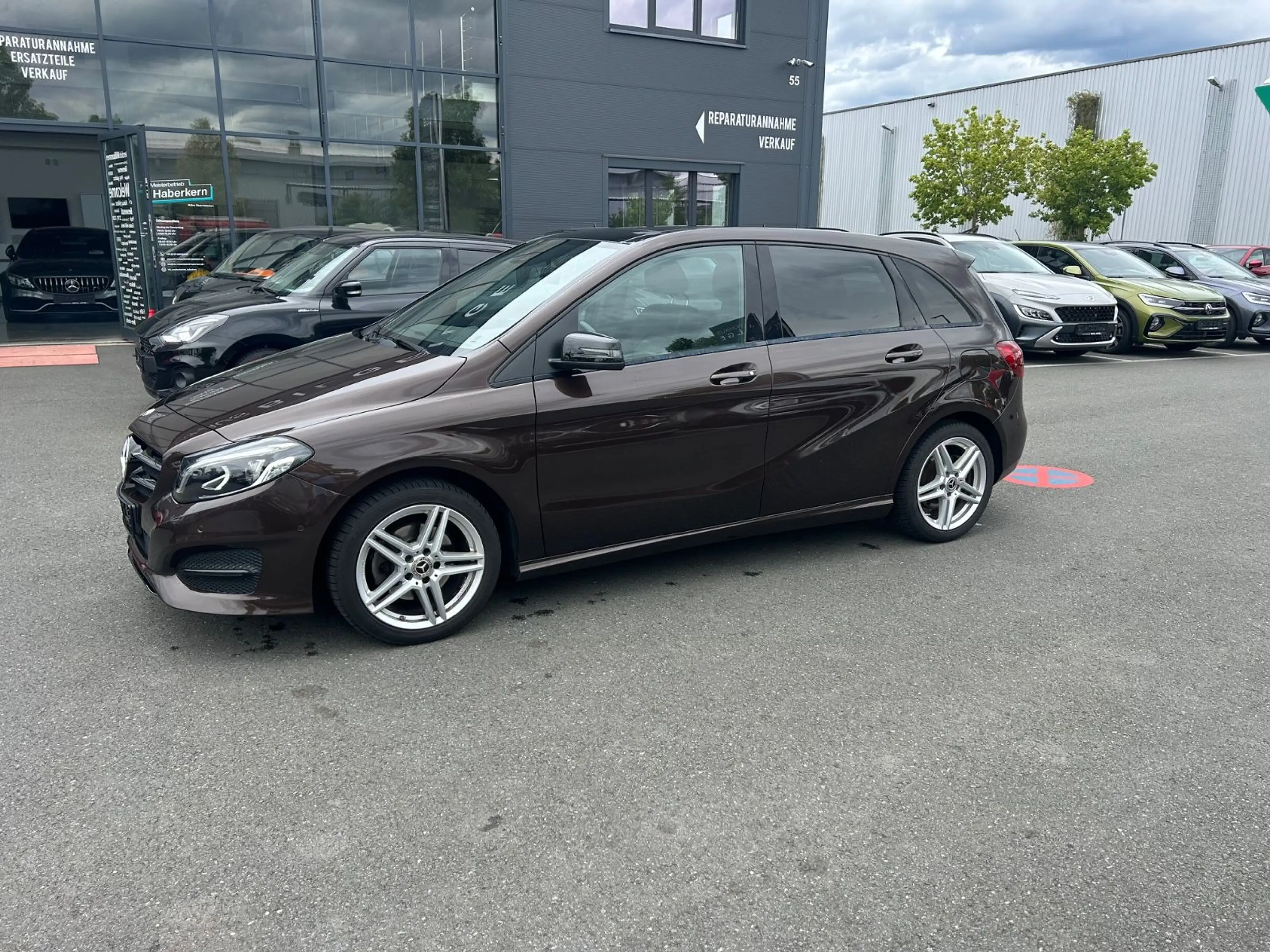 Mercedes-Benz B 220 4Matic Urban Style Edition/ PANO/LED/Night — photo 4