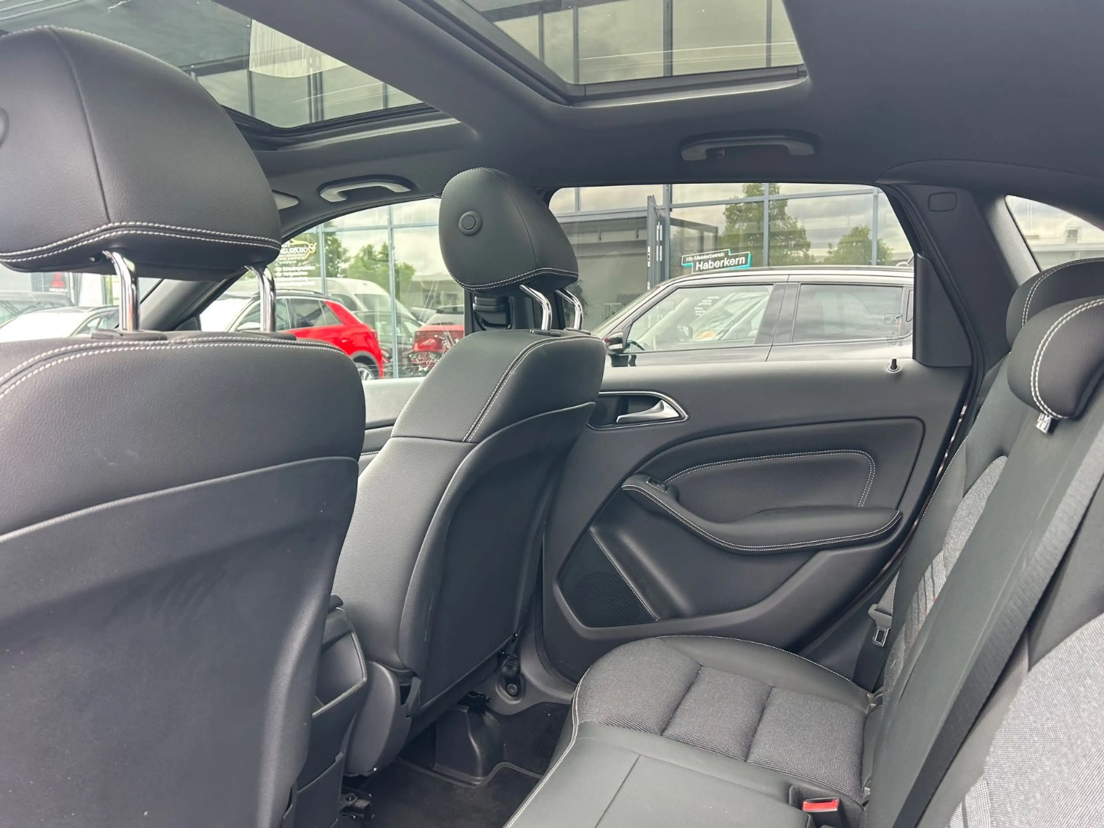 Mercedes-Benz B 220 4Matic Urban Style Edition/ PANO/LED/Night — photo 15
