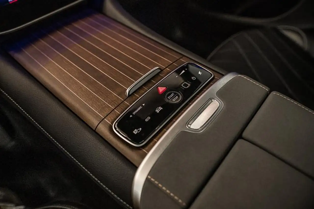Mercedes-Benz EQS снимка Mercedes-Benz EQS