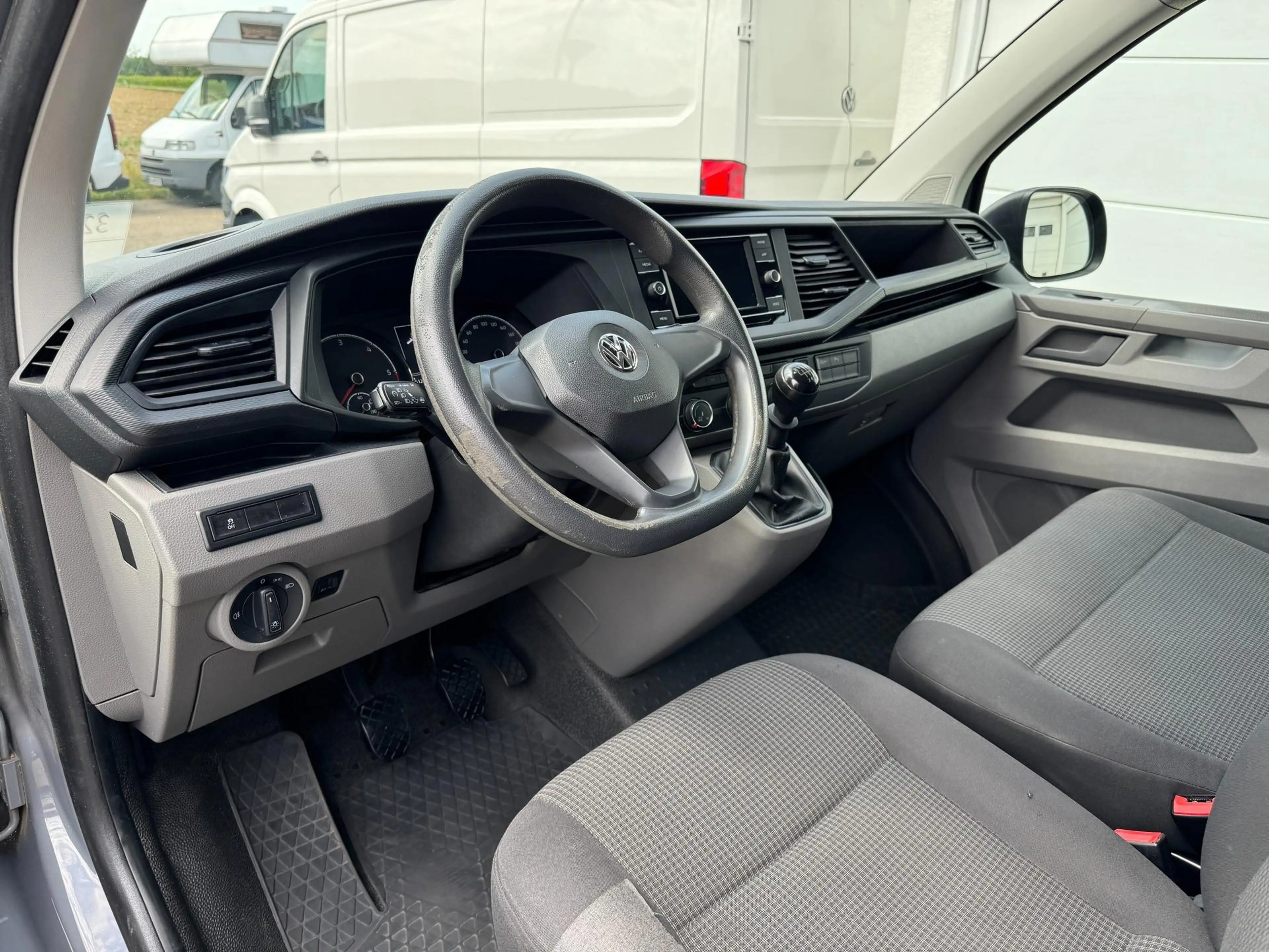 Volkswagen T6.1 Transporter 2.0 TDI 4MOTION App-Connect+PDC+Scheckheft! — photo 13