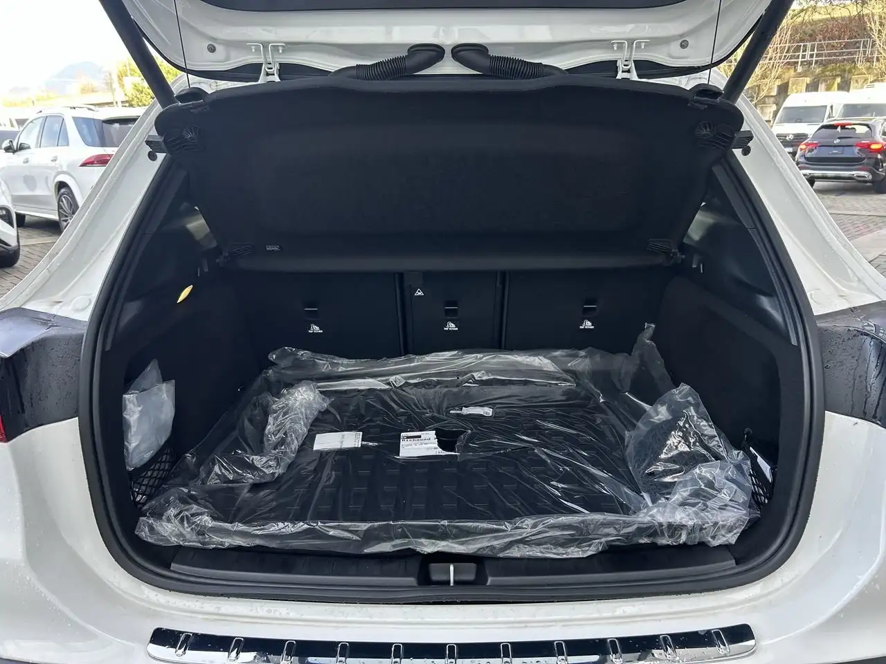 Mercedes-Benz GLA photo Mercedes-Benz GLA