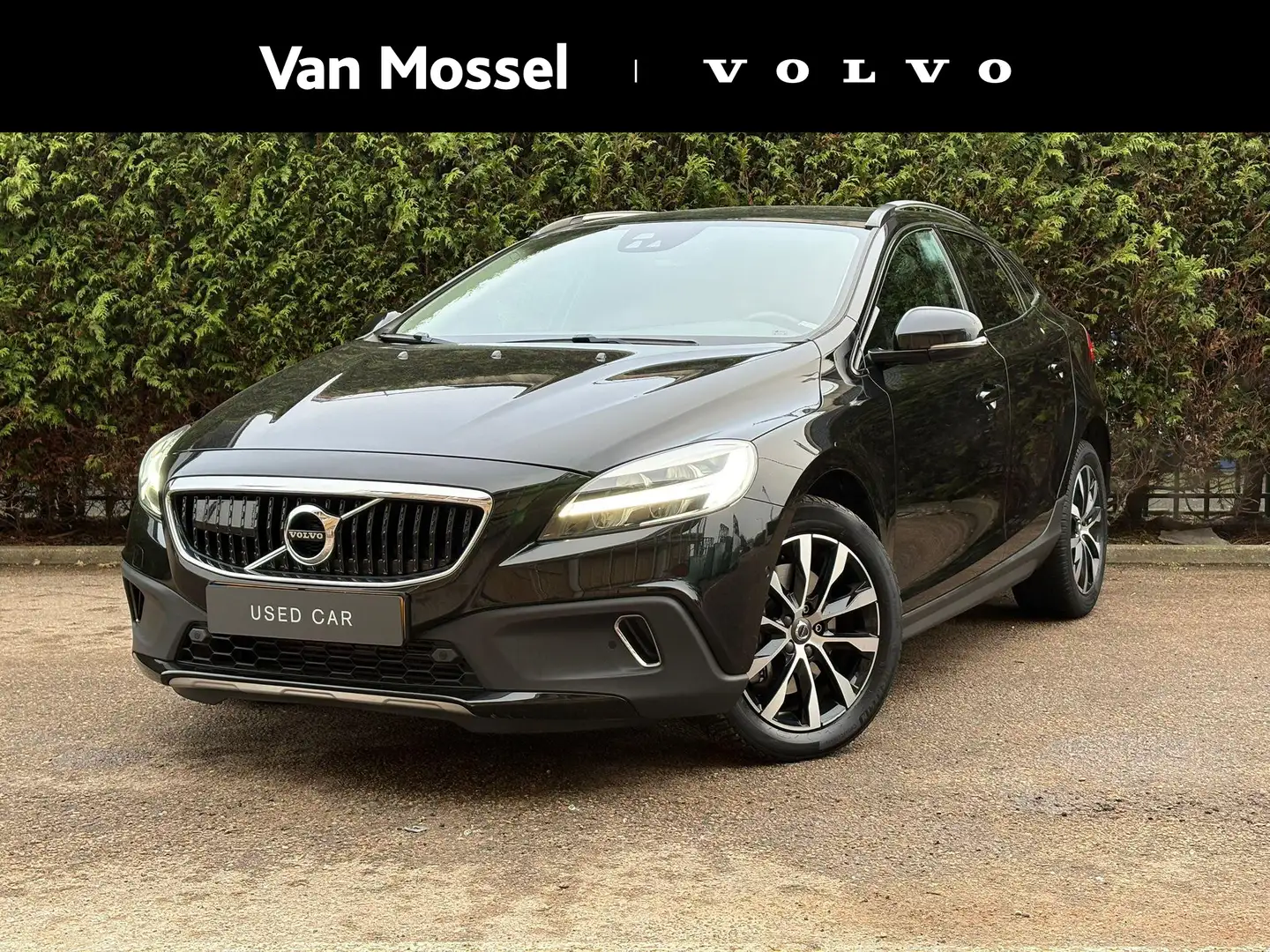 Volvo V40 Cross Country T3 Polar+ Luxury | Panoramadak | Leder | Memory | Zwart - 1