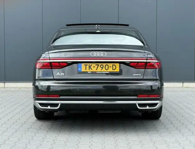 Audi A8 view 8