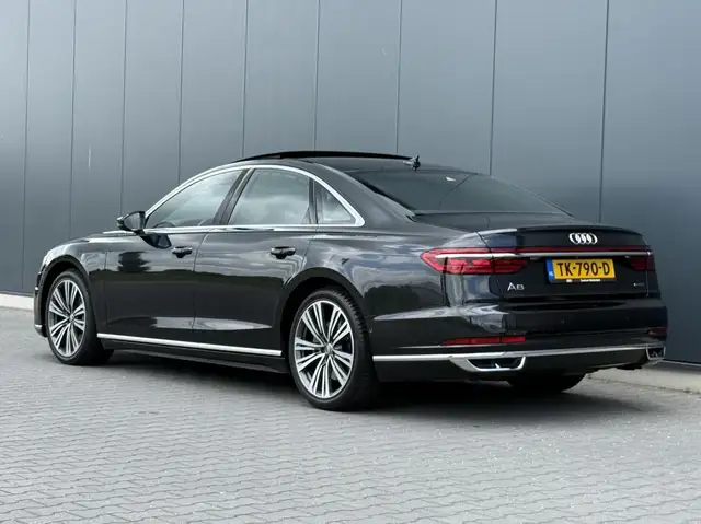Audi A8 view 11