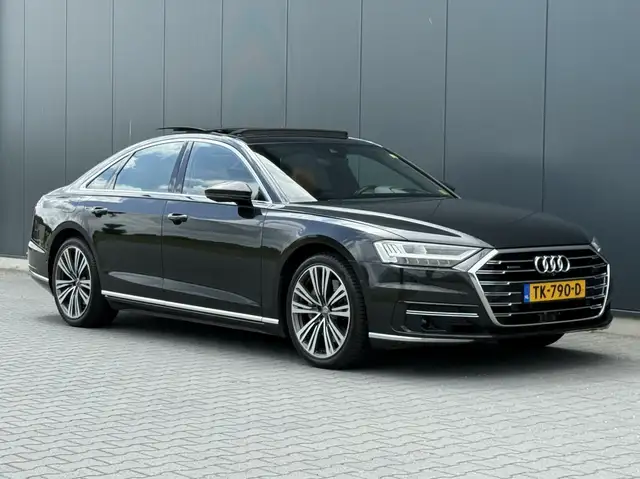 Audi A8 view 10