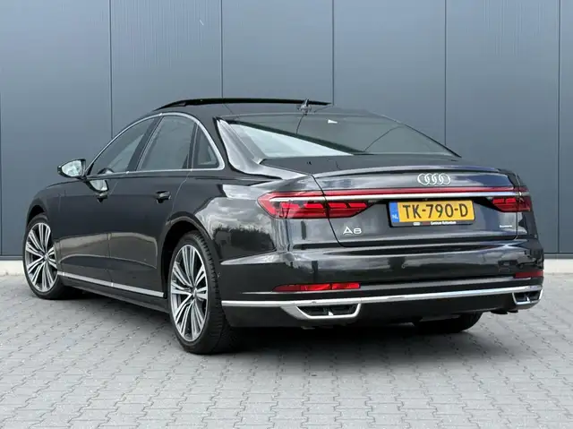Audi A8 view 3