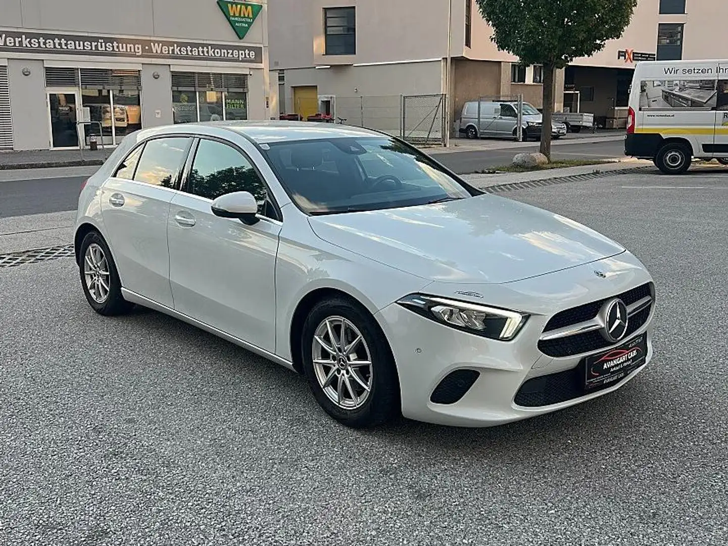 Mercedes-Benz A 180 A 180 d (177.003) Weiß - 2
