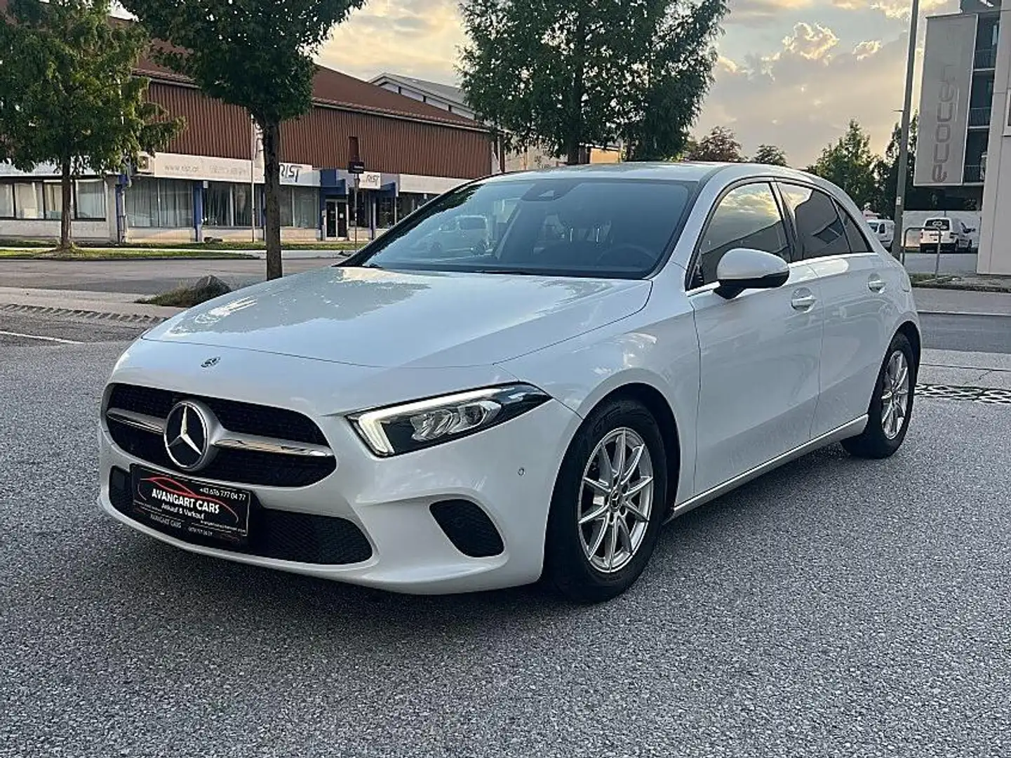 Mercedes-Benz A 180 A 180 d (177.003) Weiß - 1