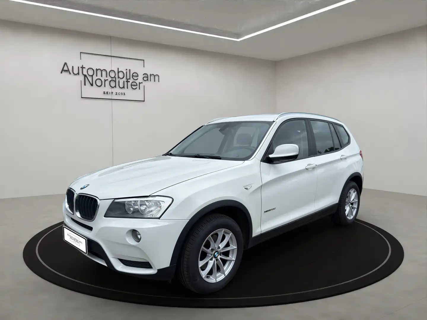 BMW X3 xDrive 20 d-2Hand-Navi-Panoramadach-PDC-Bluetooth Blanc - 1