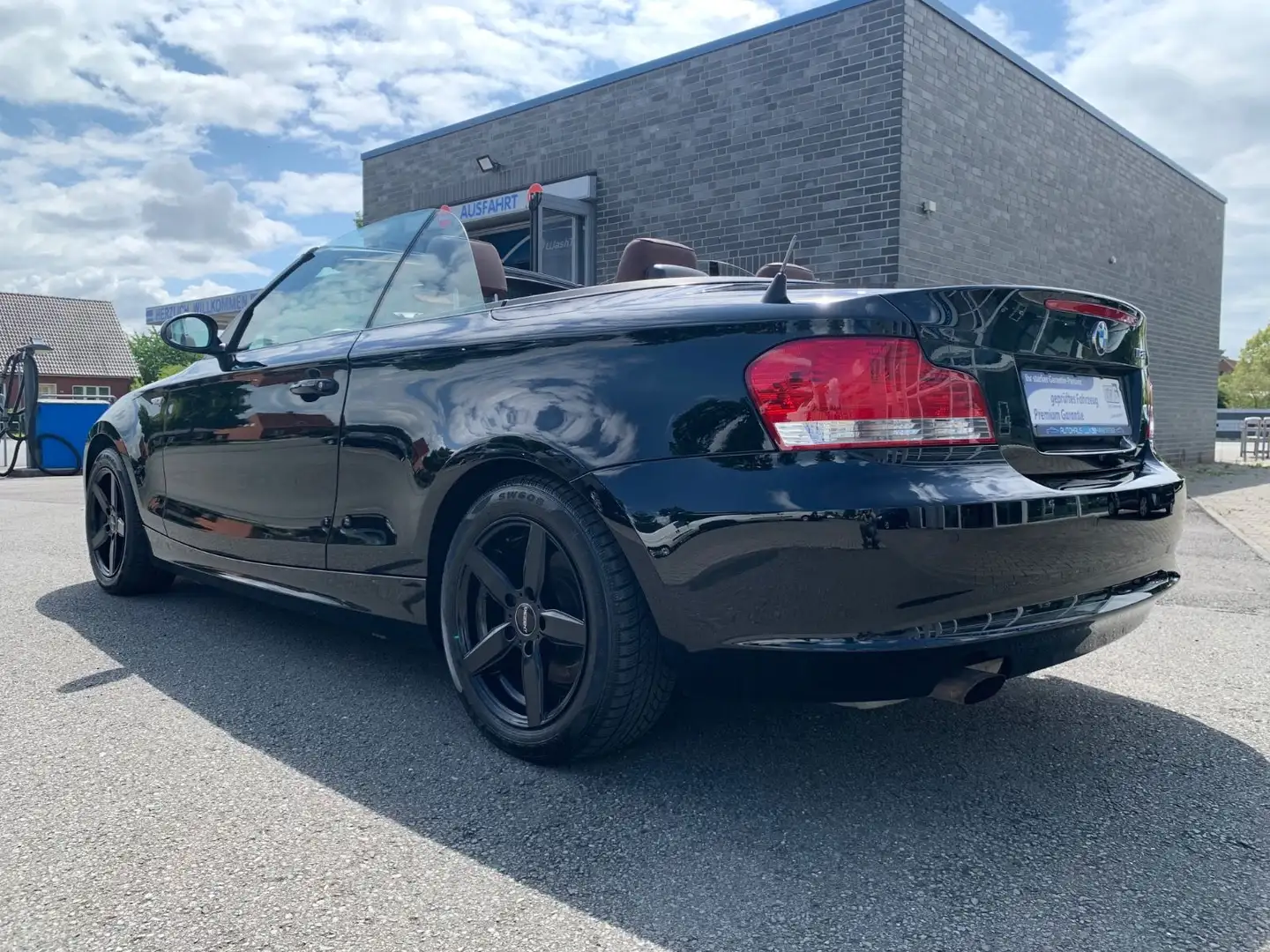 BMW 118 Baureihe 1 Cabrio 118i Schwarz - 2