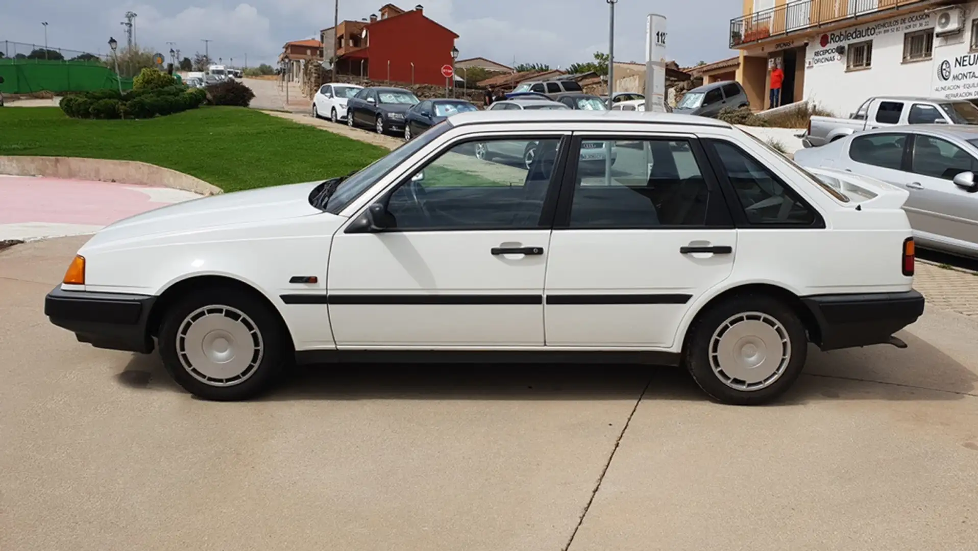 Volvo 440 1.7 GL Blanc - 2