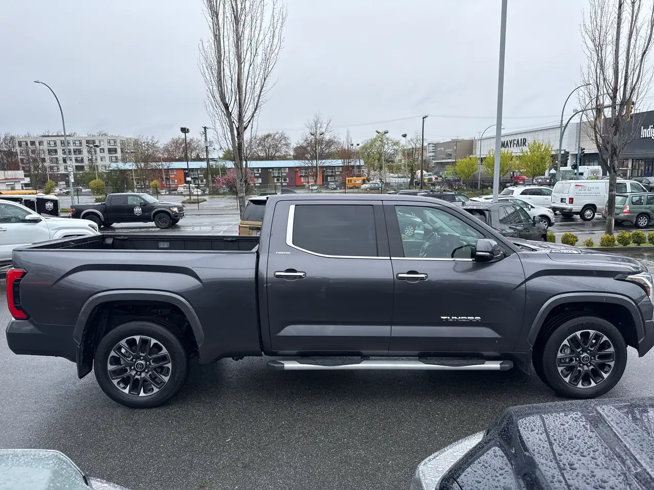 Toyota Tundra снимка Toyota Tundra