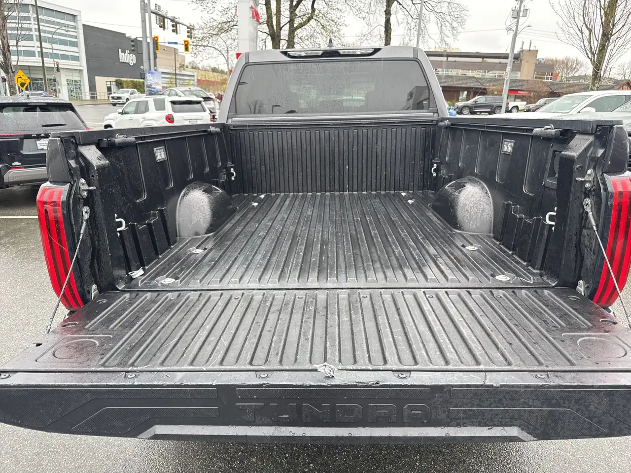 Toyota Tundra снимка Toyota Tundra