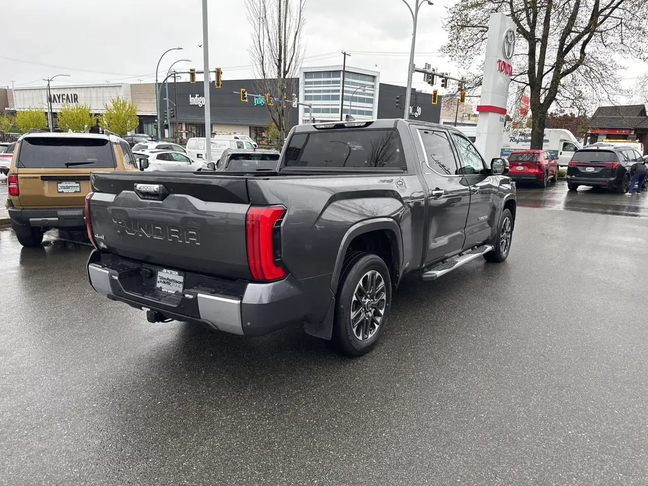 Toyota Tundra снимка Toyota Tundra