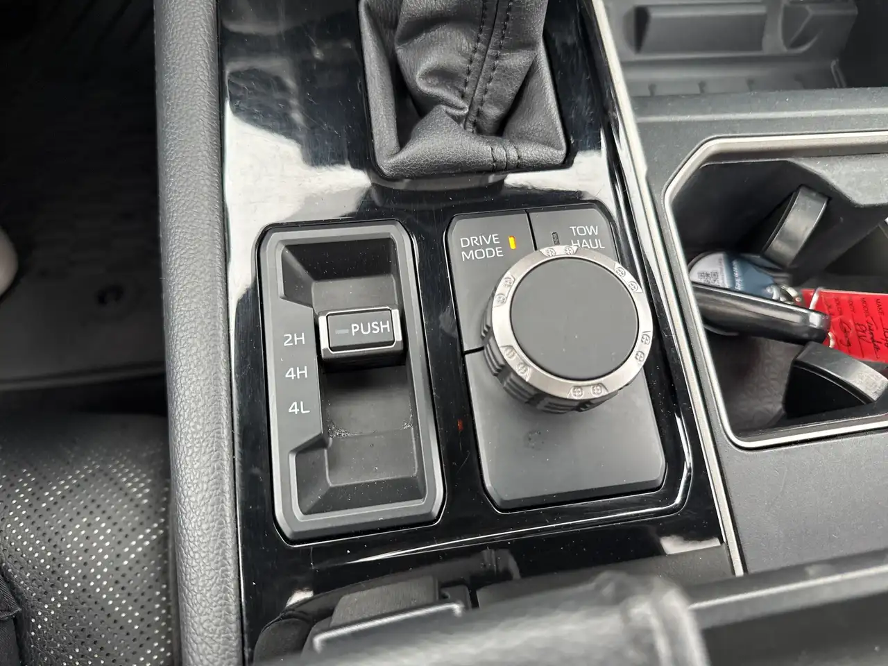 Toyota Tundra снимка Toyota Tundra