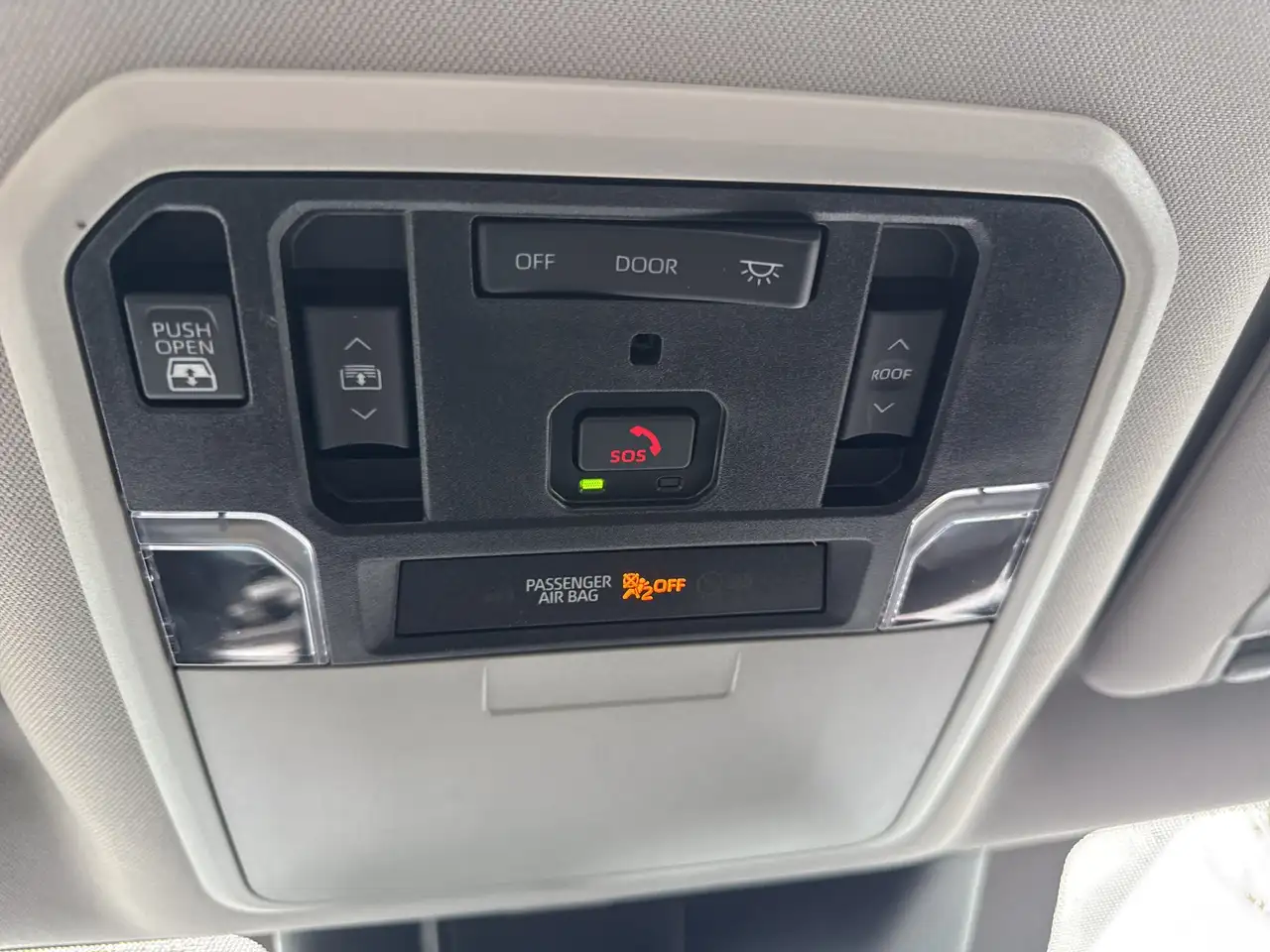 Toyota Tundra снимка Toyota Tundra