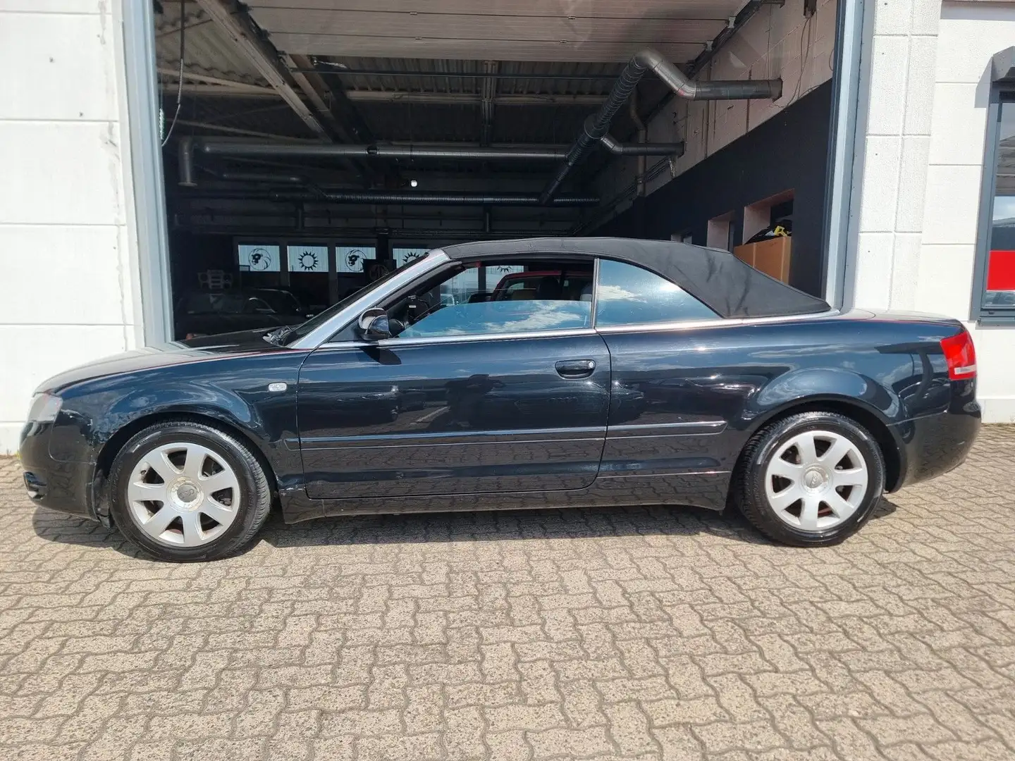 Audi A4 Cabriolet 1.8 T schwarz/schwarz HU Neu Zwart - 2