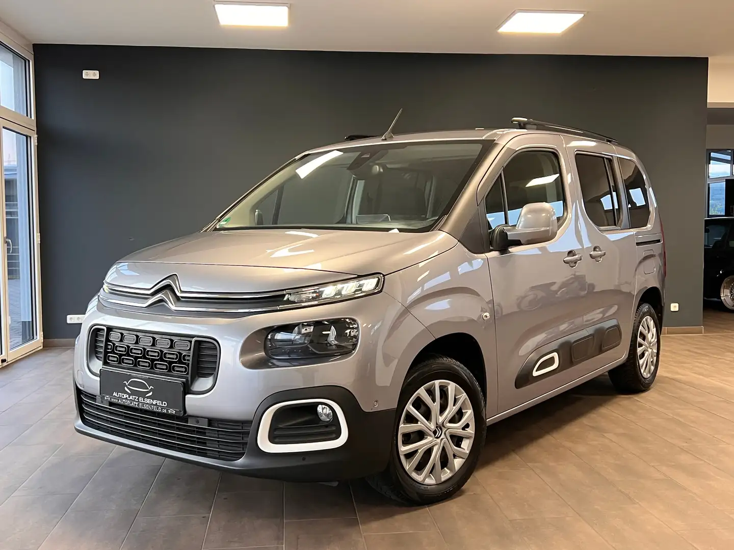Citroen Berlingo 1.5 Feel M / 2.HAND / AUTOM. / LED / SHZ / Grau - 1