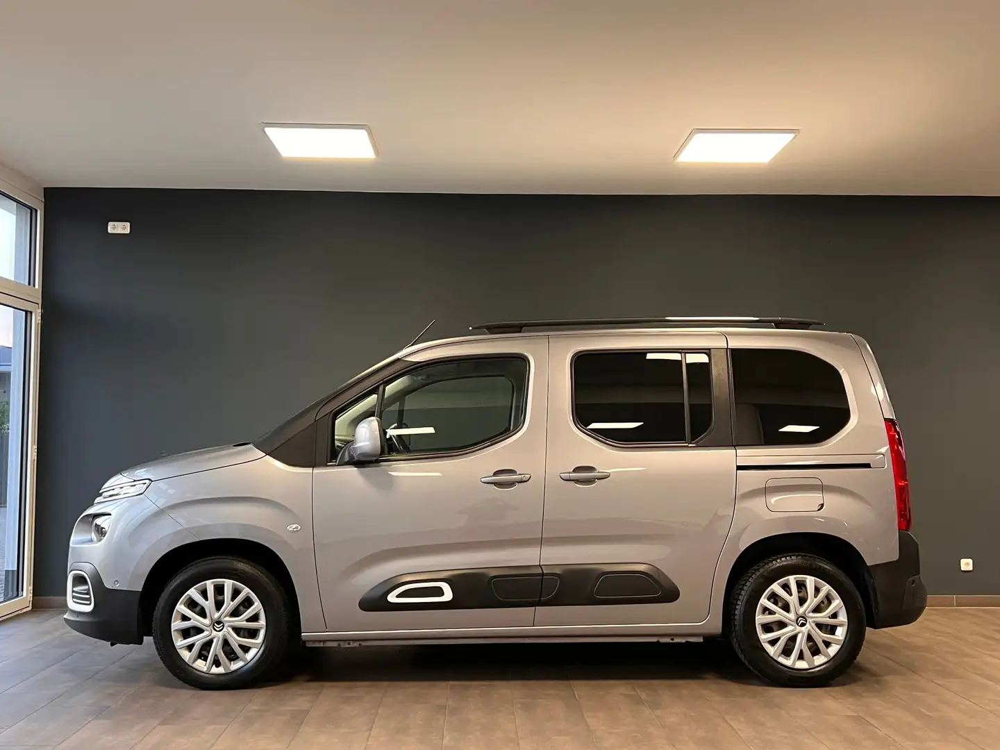 Citroen Berlingo 1.5 Feel M / 2.HAND / AUTOM. / LED / SHZ / Grau - 2