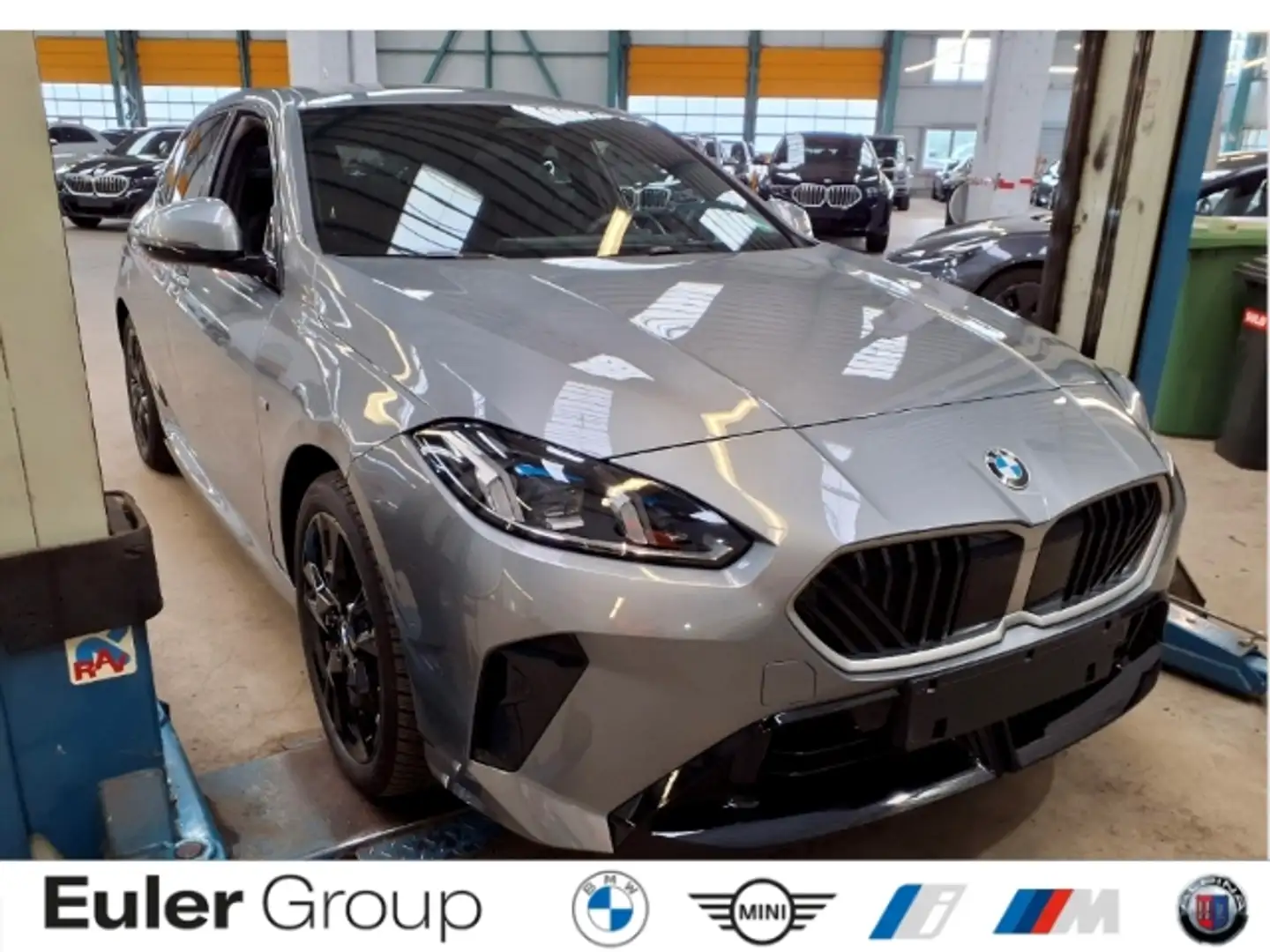 BMW 118 d F70 M Sport AHK ad.M-FW Durchlade Sonnenschutz S Grigio - 1