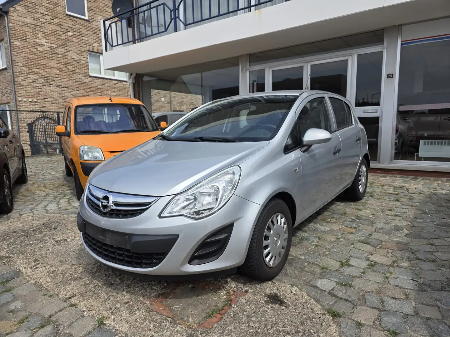 Opel Corsa Benzine Manueel 5 Deurs 1 Ste Eigenaar * Срібний - 1