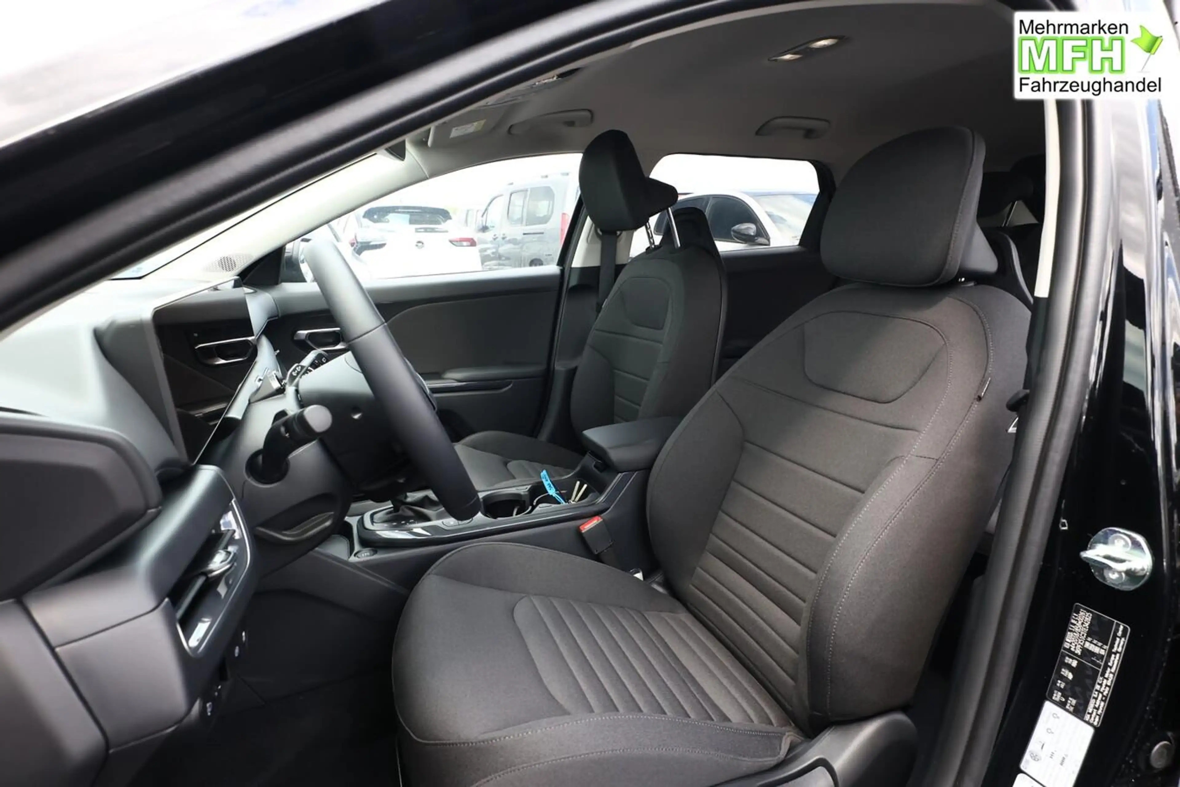 Kia K4 Vision DCT ACC LED Nav SHZ PrivG Kam Keyl LHZ 1... — photo 5