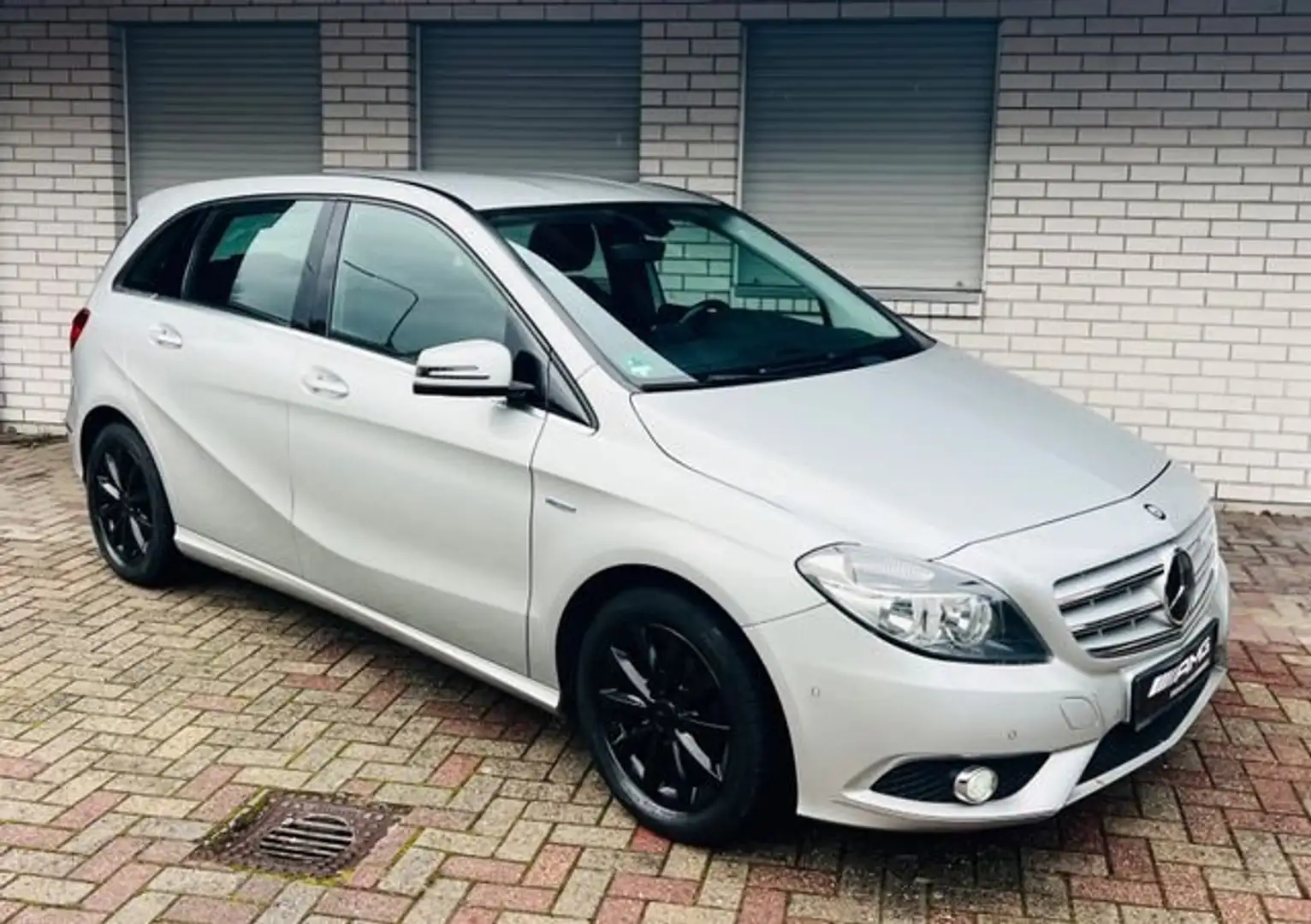 Mercedes-Benz B 200 B 180 CDI Sitzheizung Navi AHK PDC Euro5 Gris - 1